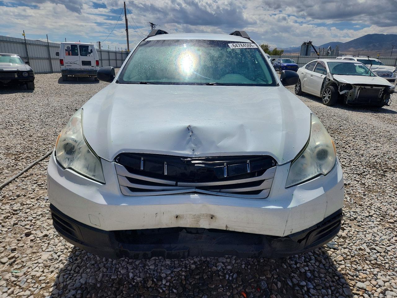 2012 Subaru Outback 2.5i White vin: 4S4BRCAC7C3242534