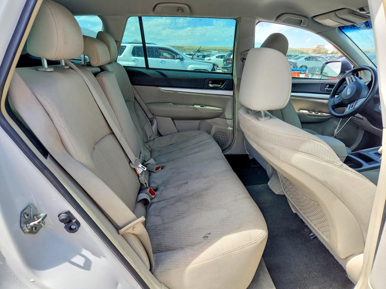2012 Subaru Outback 2.5i White vin: 4S4BRCAC7C3242534