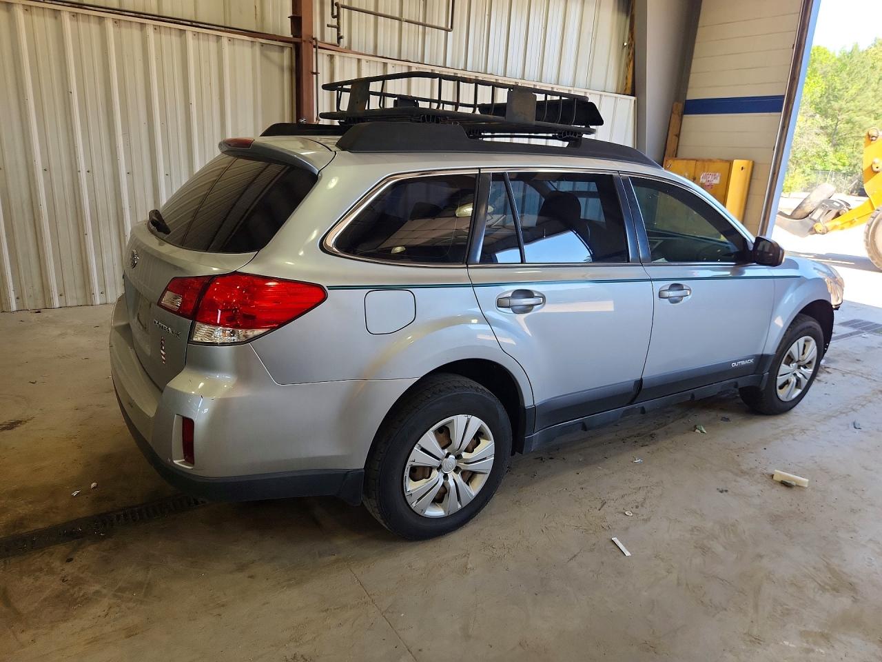 2013 Subaru Outback 2.5i Silver vin: 4S4BRCAC7D3237013