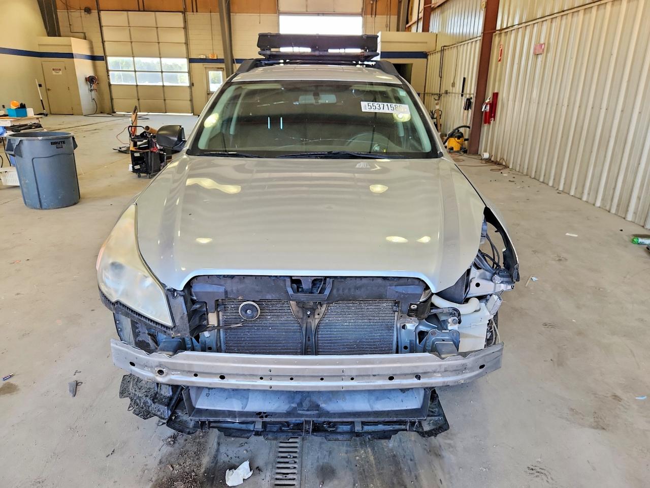 2013 Subaru Outback 2.5i Silver vin: 4S4BRCAC7D3237013