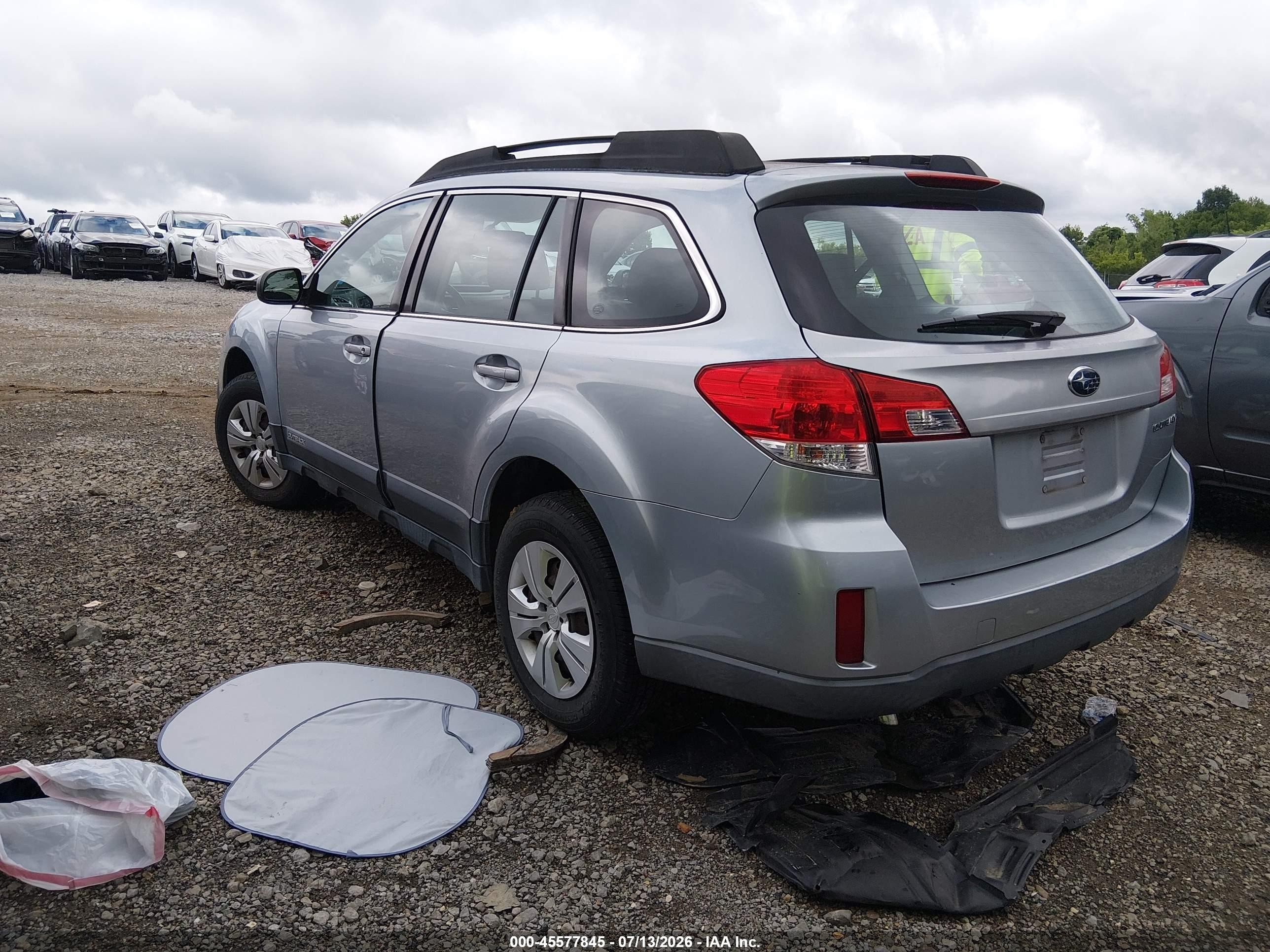 2013 Subaru Outback 2.5i Silver vin: 4S4BRCAC7D3306427