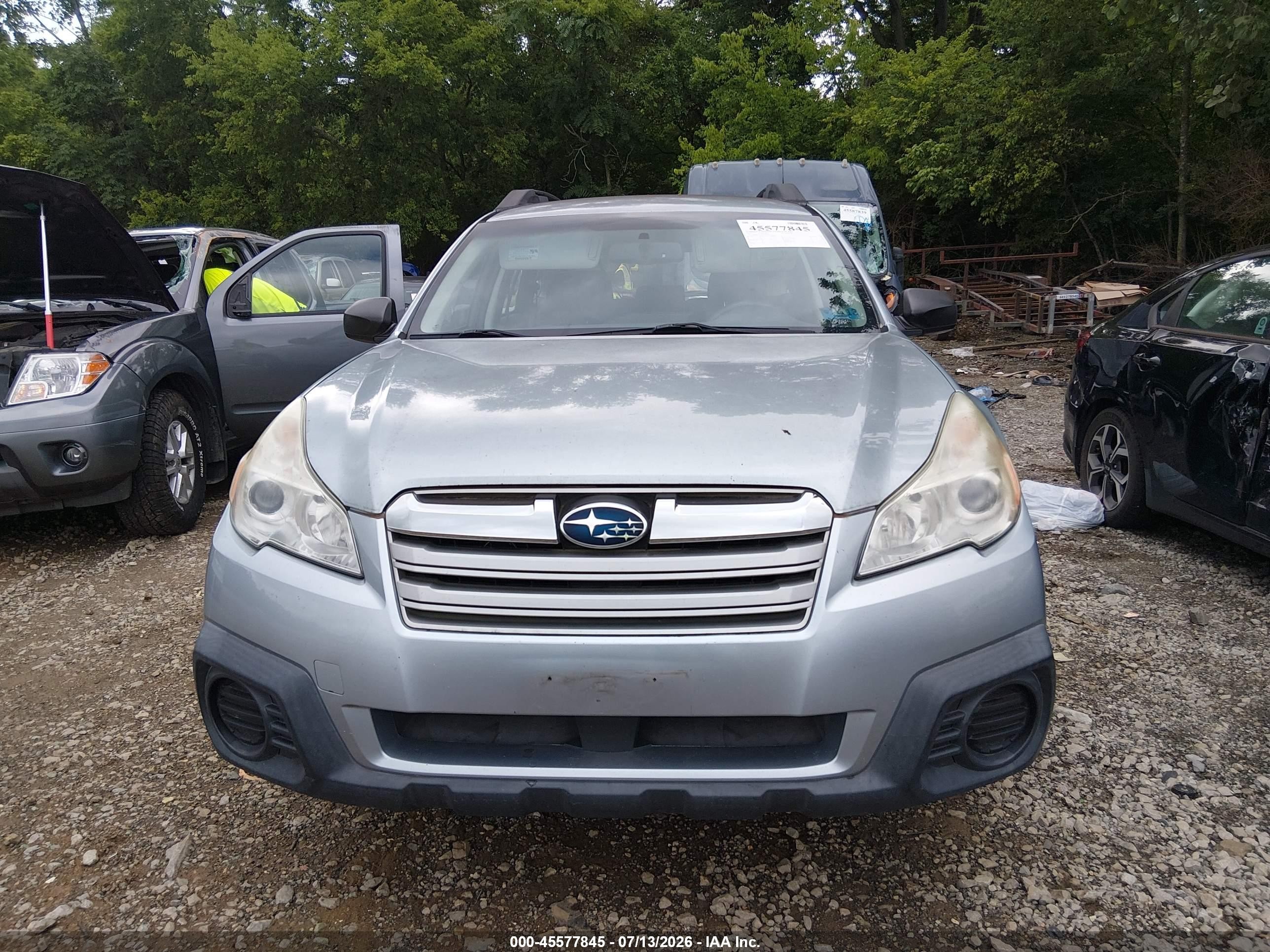 2013 Subaru Outback 2.5i Silver vin: 4S4BRCAC7D3306427