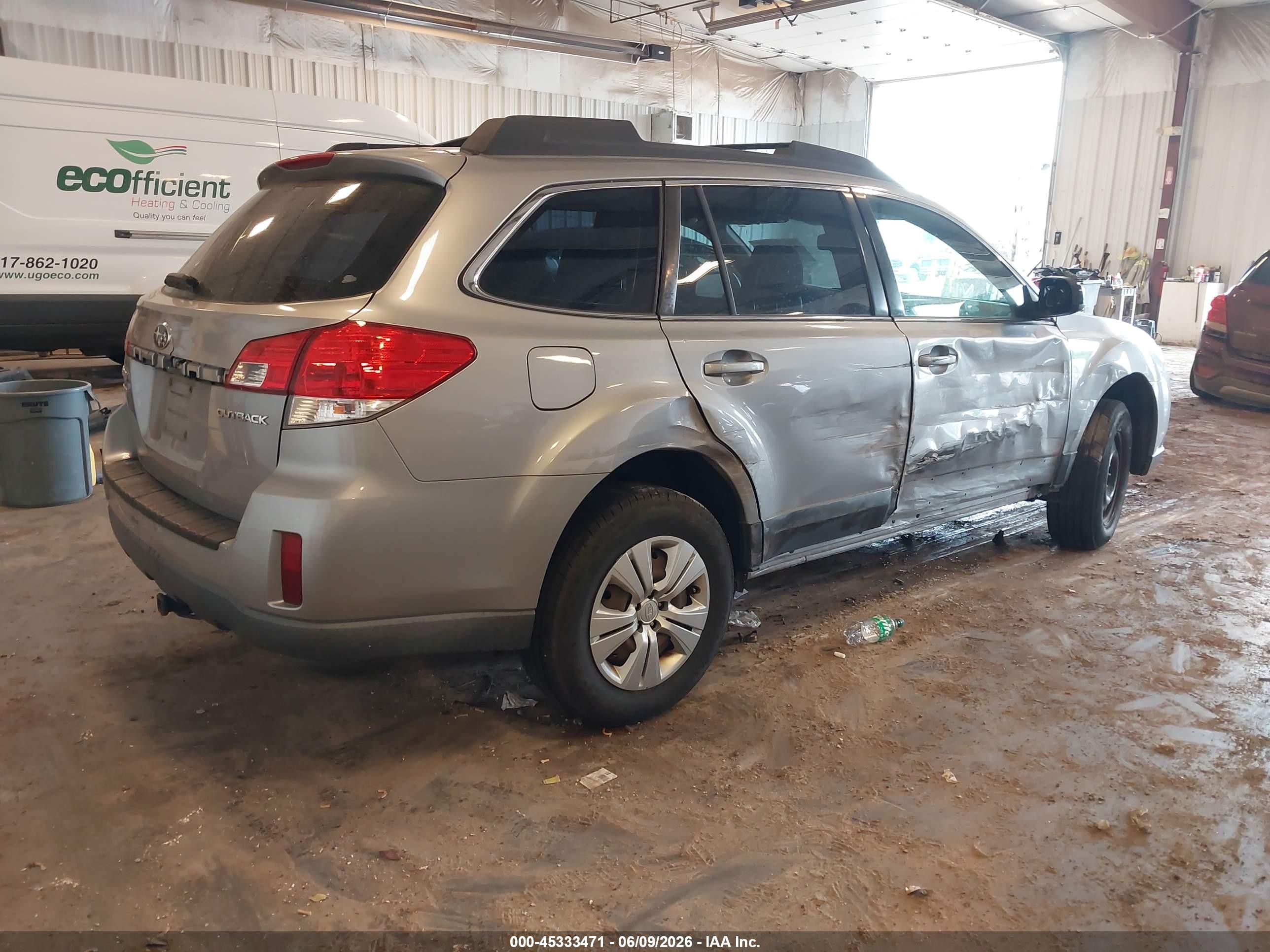 2010 Subaru Outback 2.5i Серебряный vin: 4S4BRCAC8A3330912