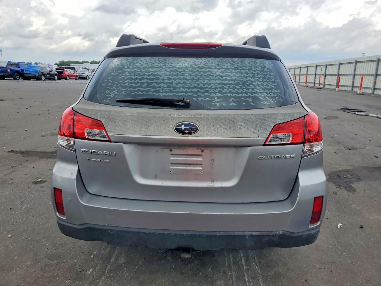 2010 Subaru Outback 2.5i Silver vin: 4S4BRCAC9A3384784