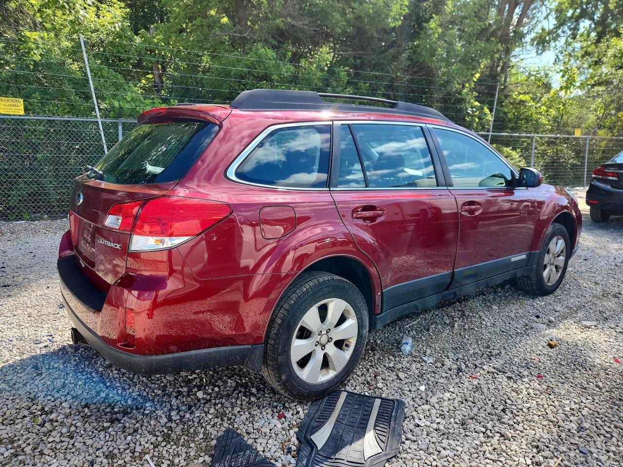 2012 Subaru Outback 2.5i Red vin: 4S4BRCAC9C3288107