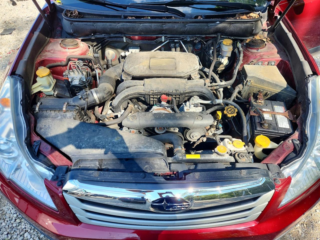 2012 Subaru Outback 2.5i Red vin: 4S4BRCAC9C3288107