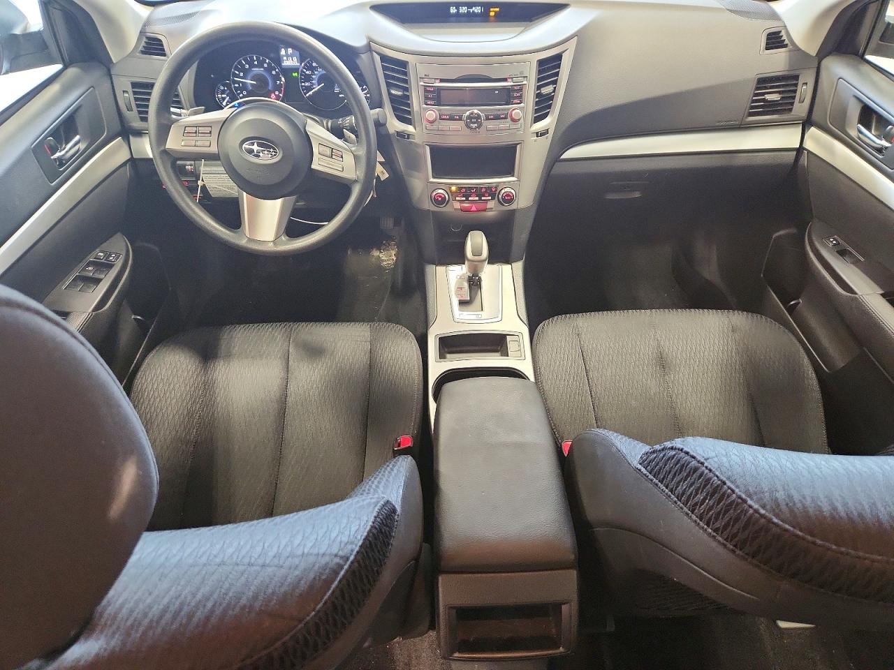 2011 Subaru Outback 2.5i Silver vin: 4S4BRCACXB3390790