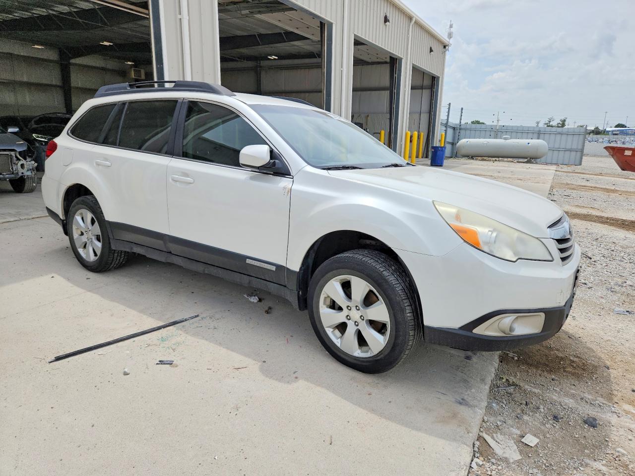 2012 Subaru Outback 2.5i Белый vin: 4S4BRCACXC3289539