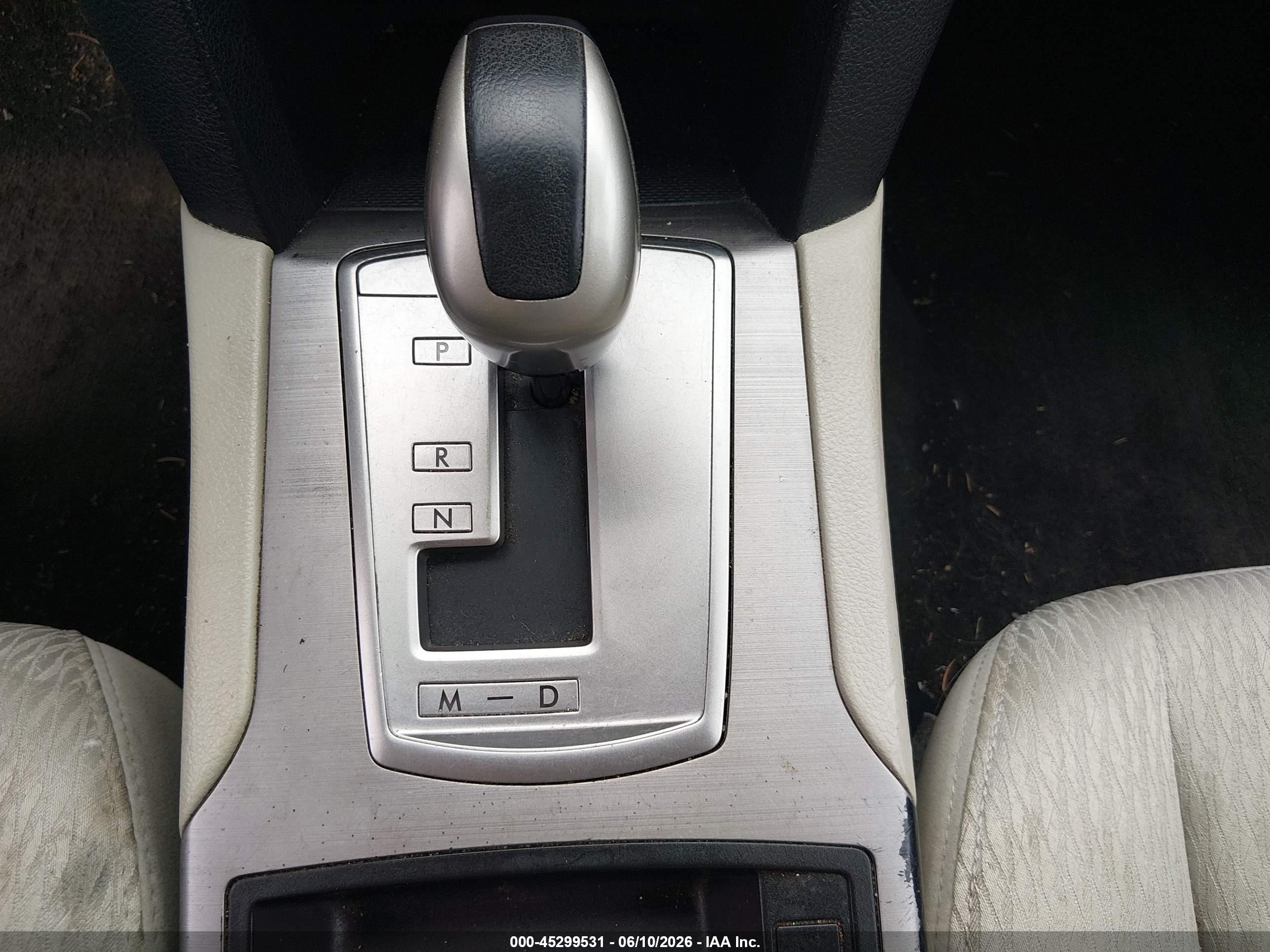 2012 Subaru Outback 2.5i Premium White vin: 4S4BRCBC1C3298886