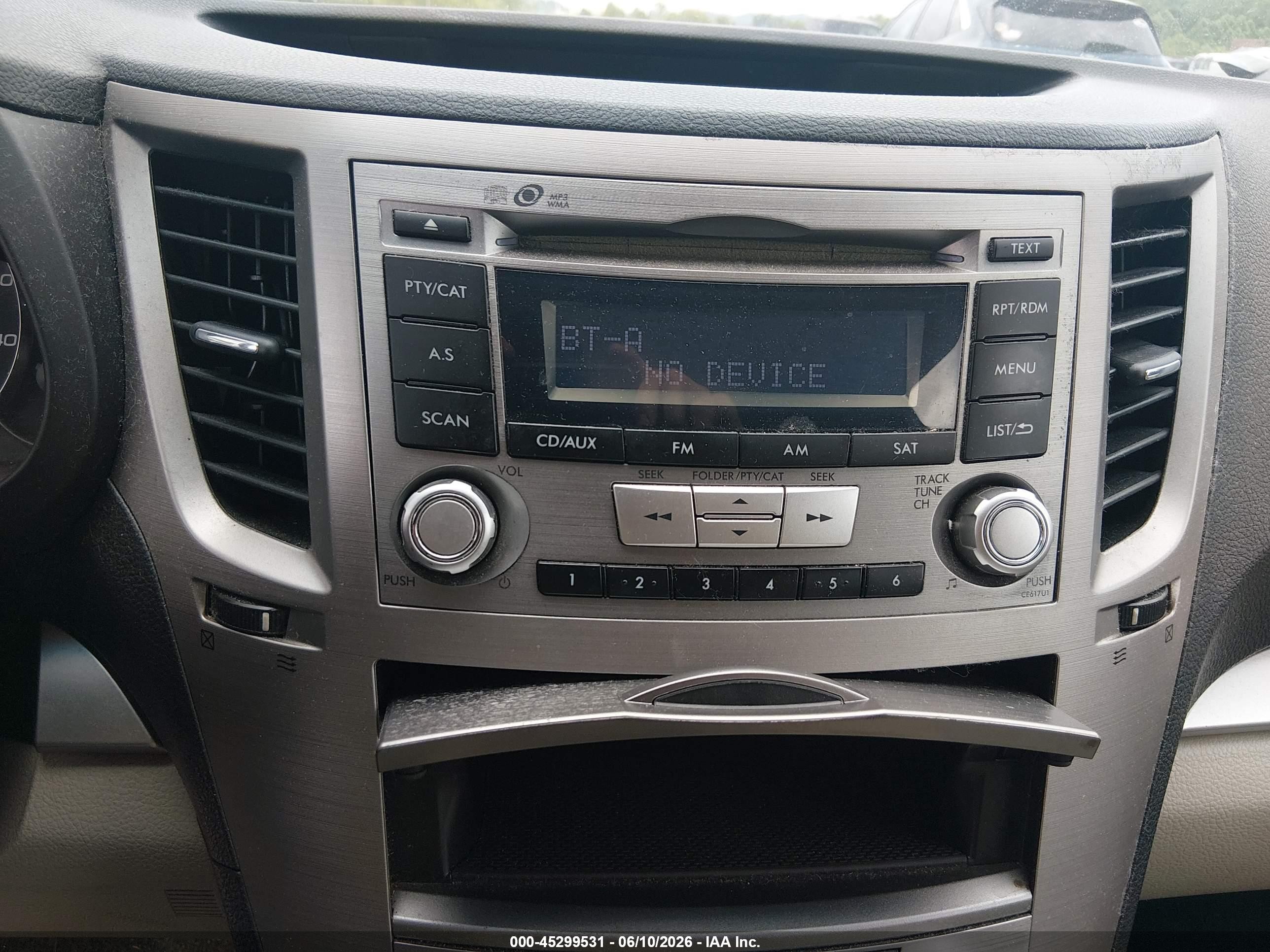 2012 Subaru Outback 2.5i Premium White vin: 4S4BRCBC1C3298886