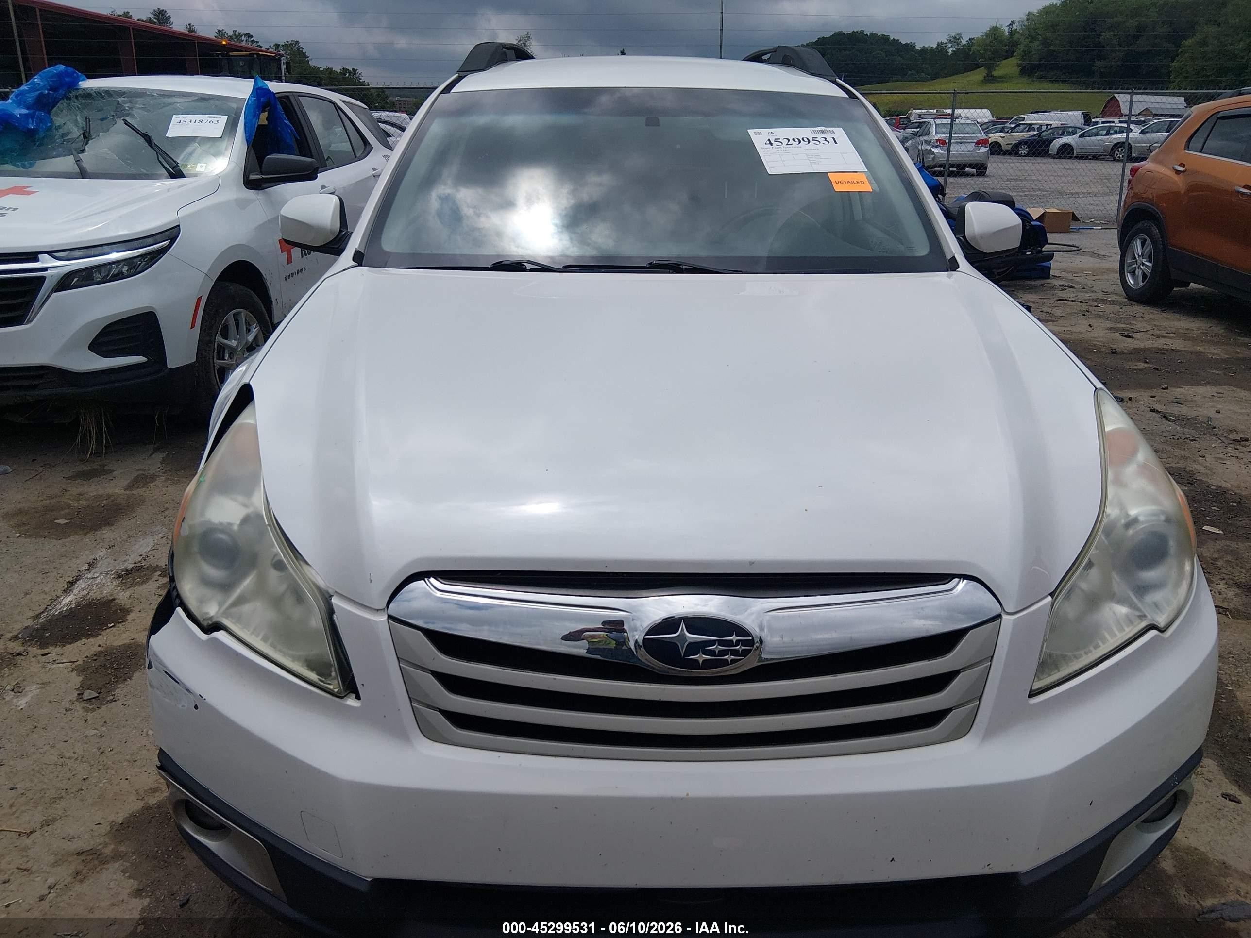 2012 Subaru Outback 2.5i Premium White vin: 4S4BRCBC1C3298886