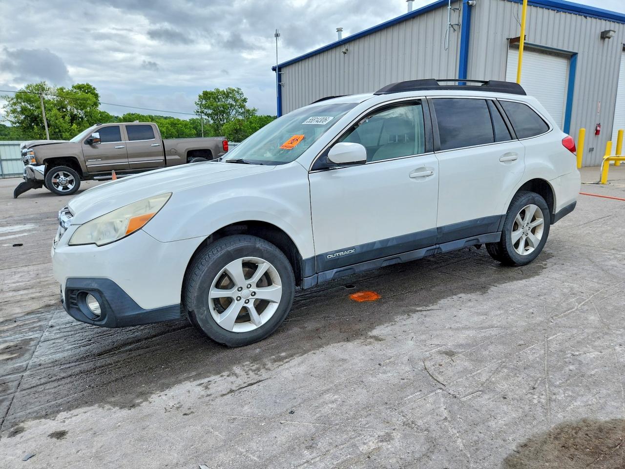 2013 Subaru Outback 2.5i Premium White vin: 4S4BRCBC1D3264951