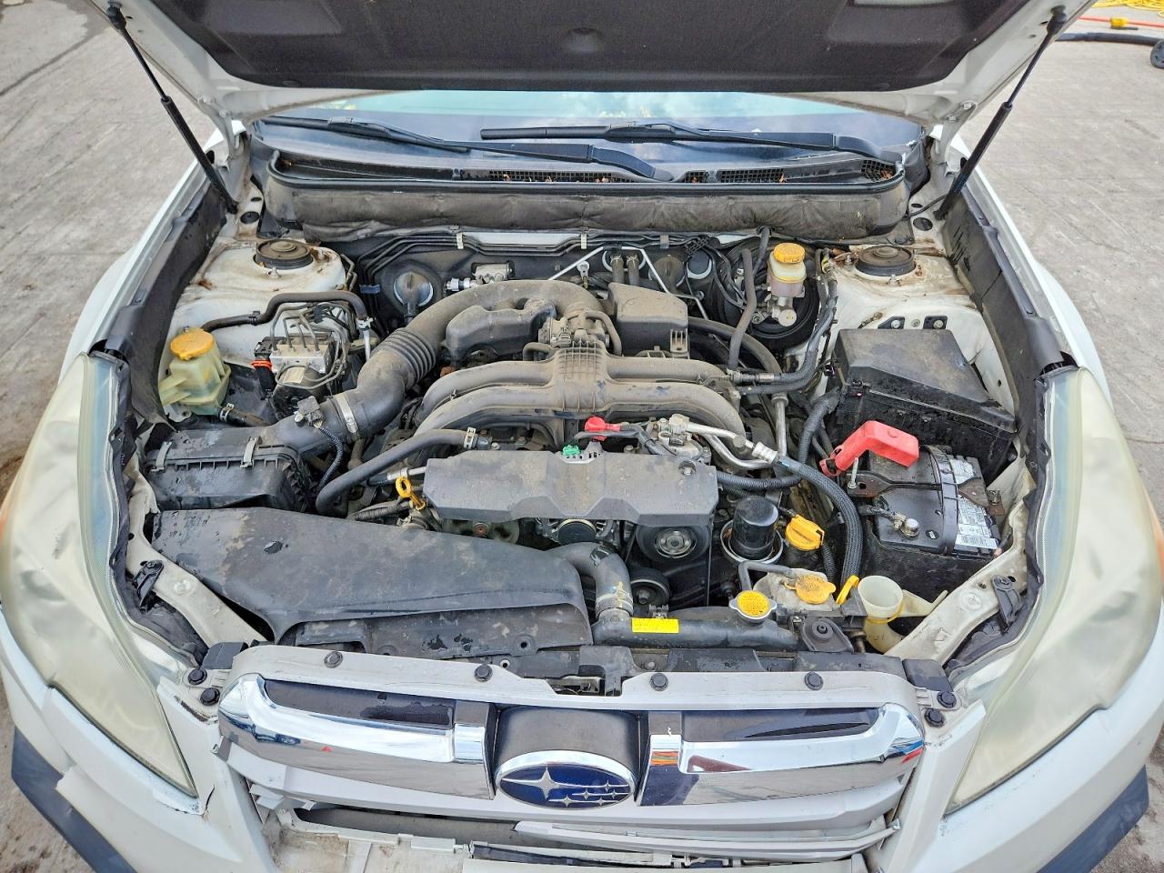 2013 Subaru Outback 2.5i Premium White vin: 4S4BRCBC1D3264951