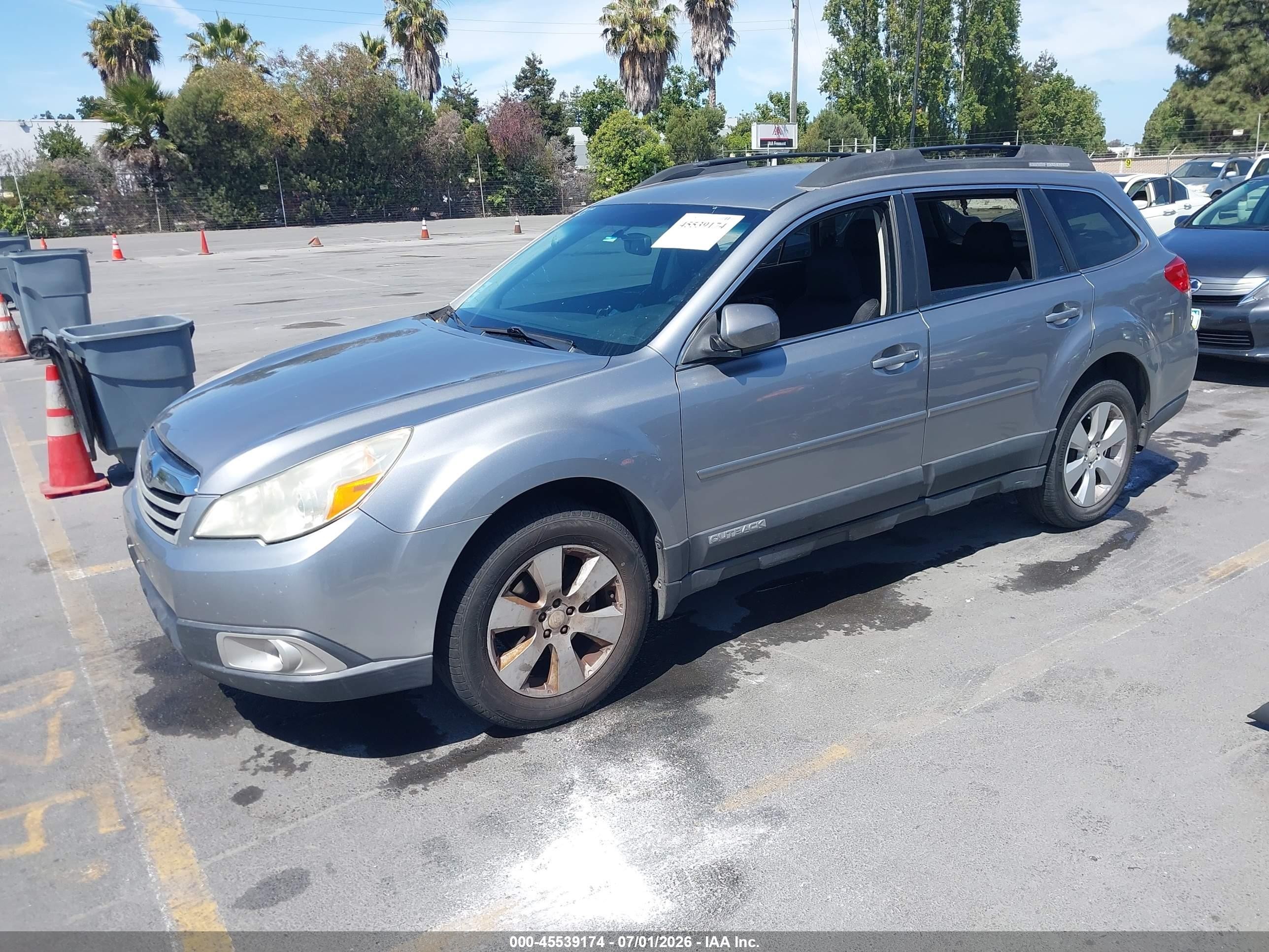 2011 Subaru Outback 2.5i Premium Silver vin: 4S4BRCBC2B3336060