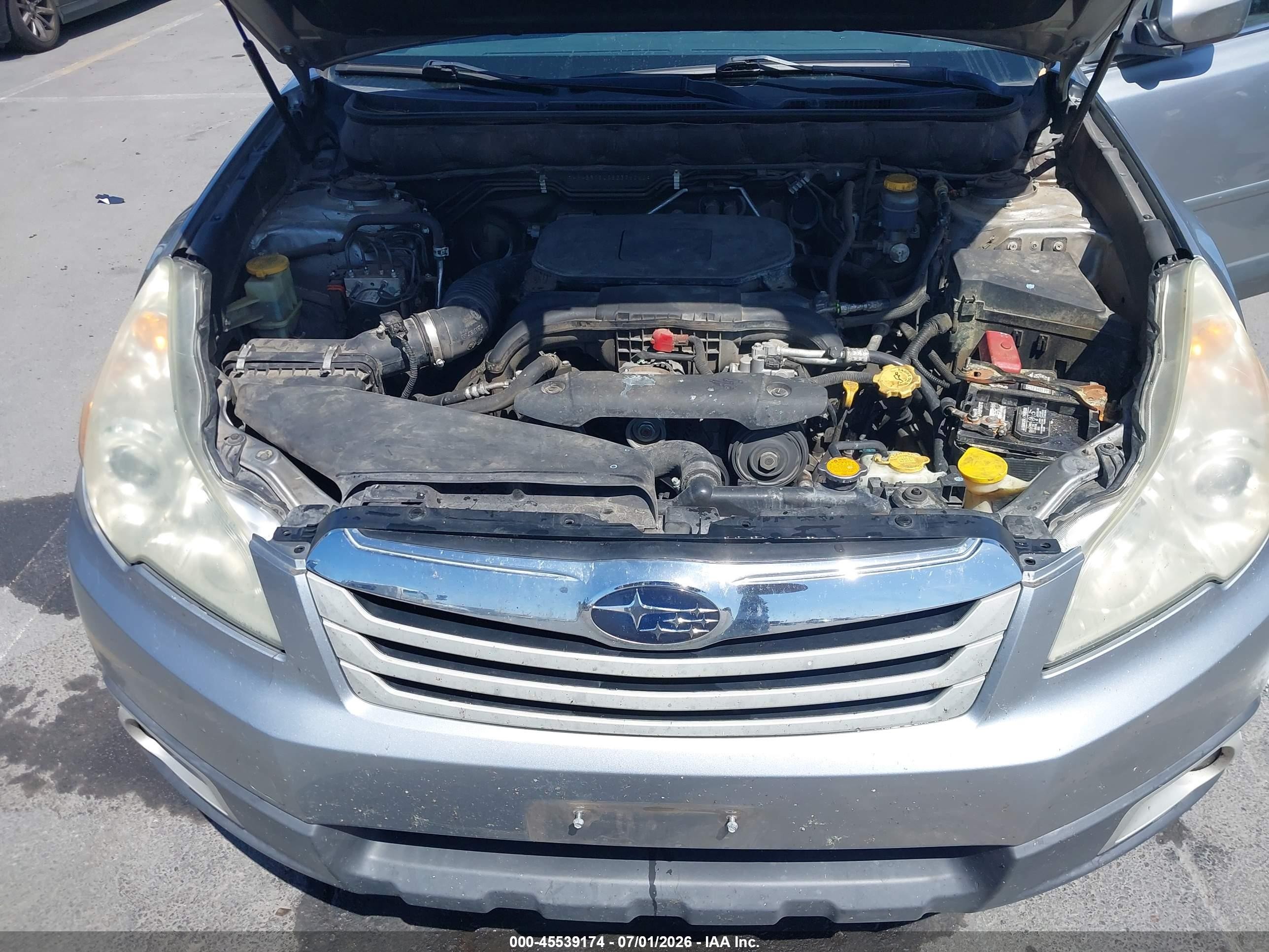 2011 Subaru Outback 2.5i Premium Silver vin: 4S4BRCBC2B3336060