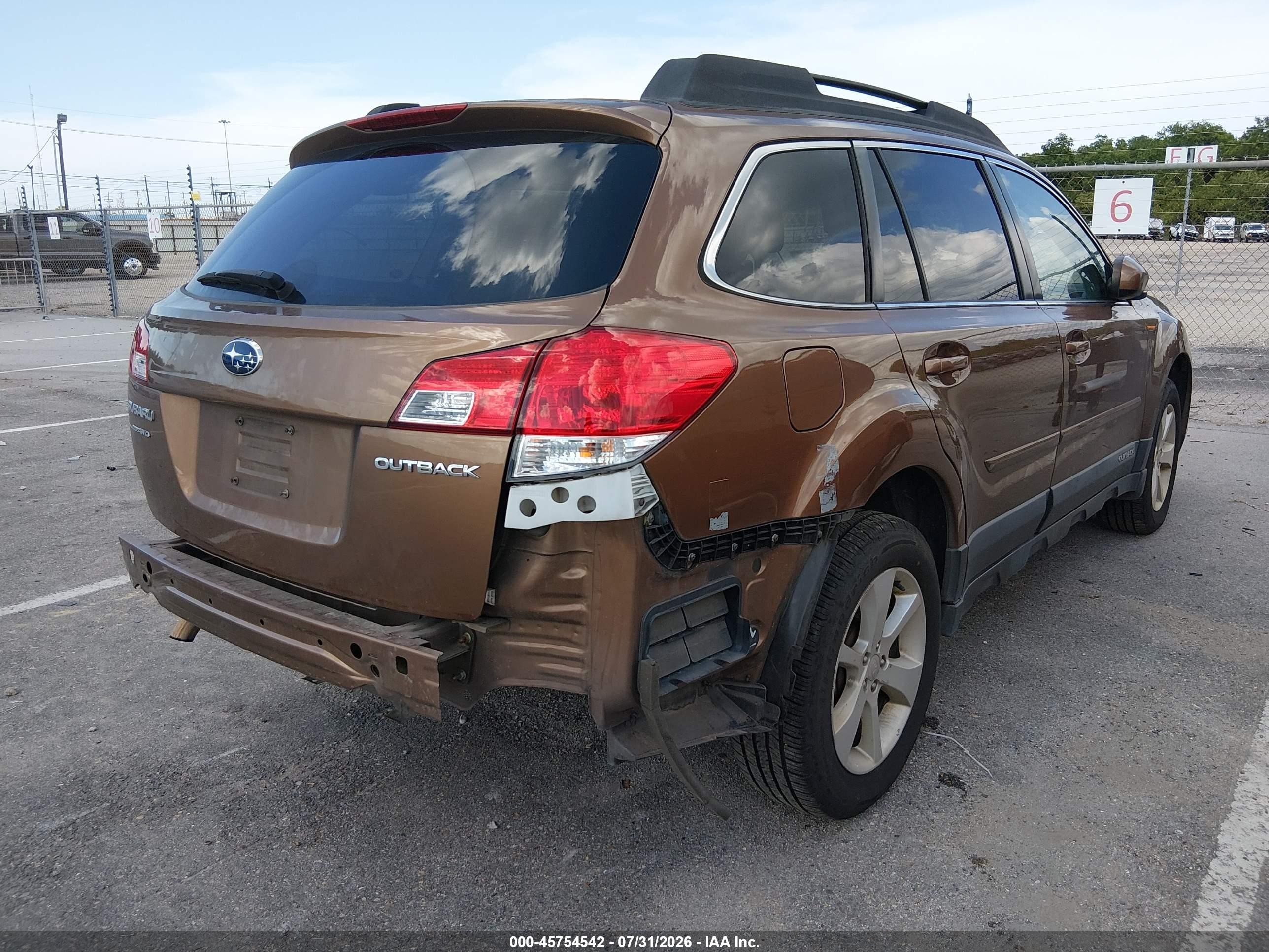 2013 Subaru Outback 2.5i Premium Коричневый vin: 4S4BRCBC6D3303548