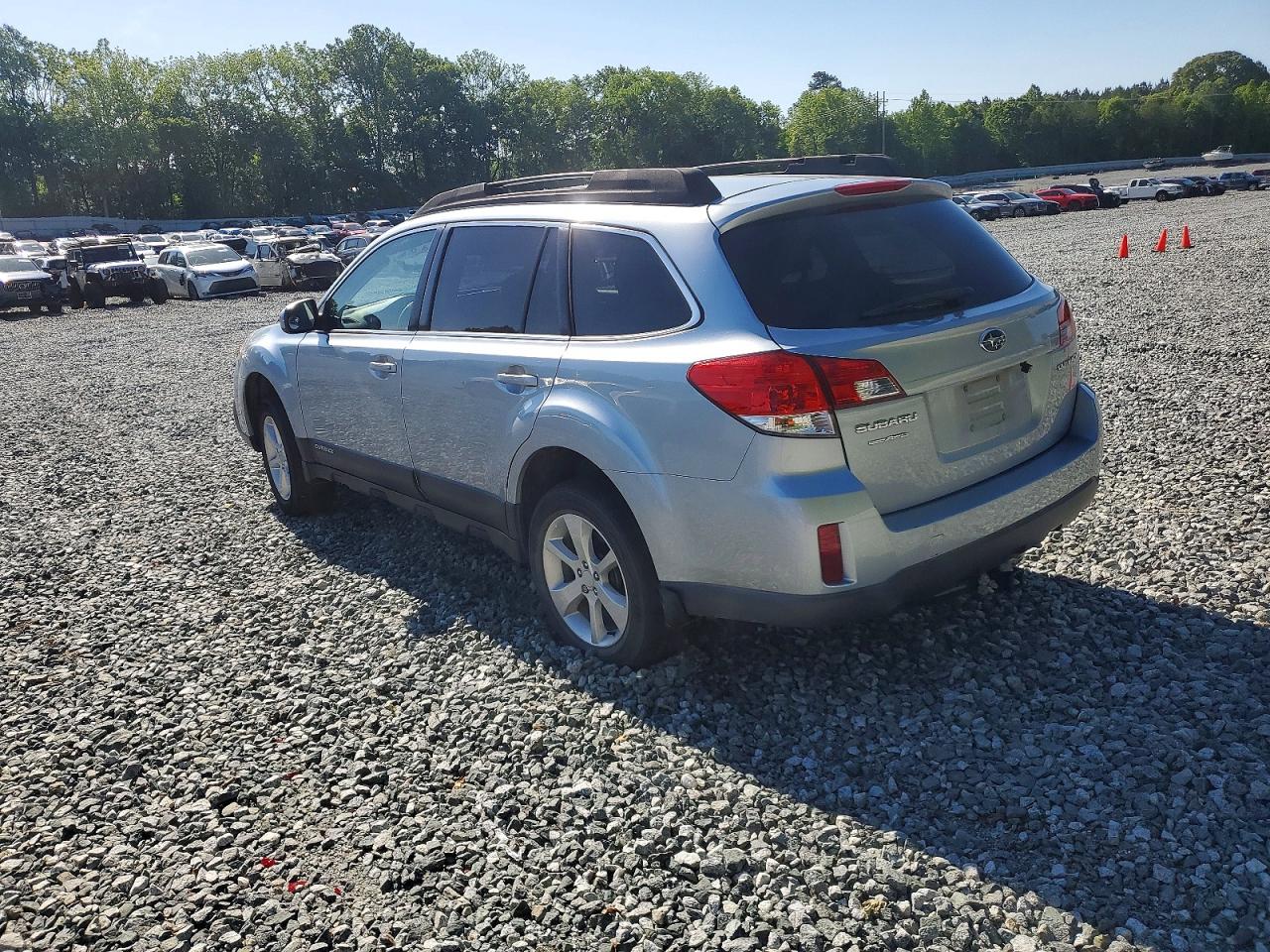 2013 Subaru Outback 2.5i Premium Silver vin: 4S4BRCBC8D3307598