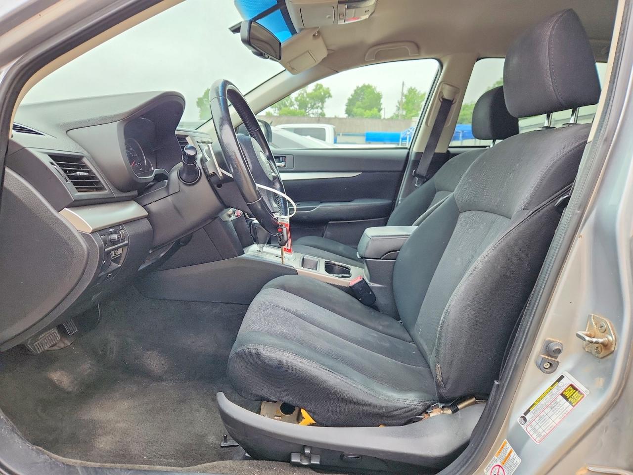 2013 Subaru Outback 2.5i Premium Silver vin: 4S4BRCBCXD3221645