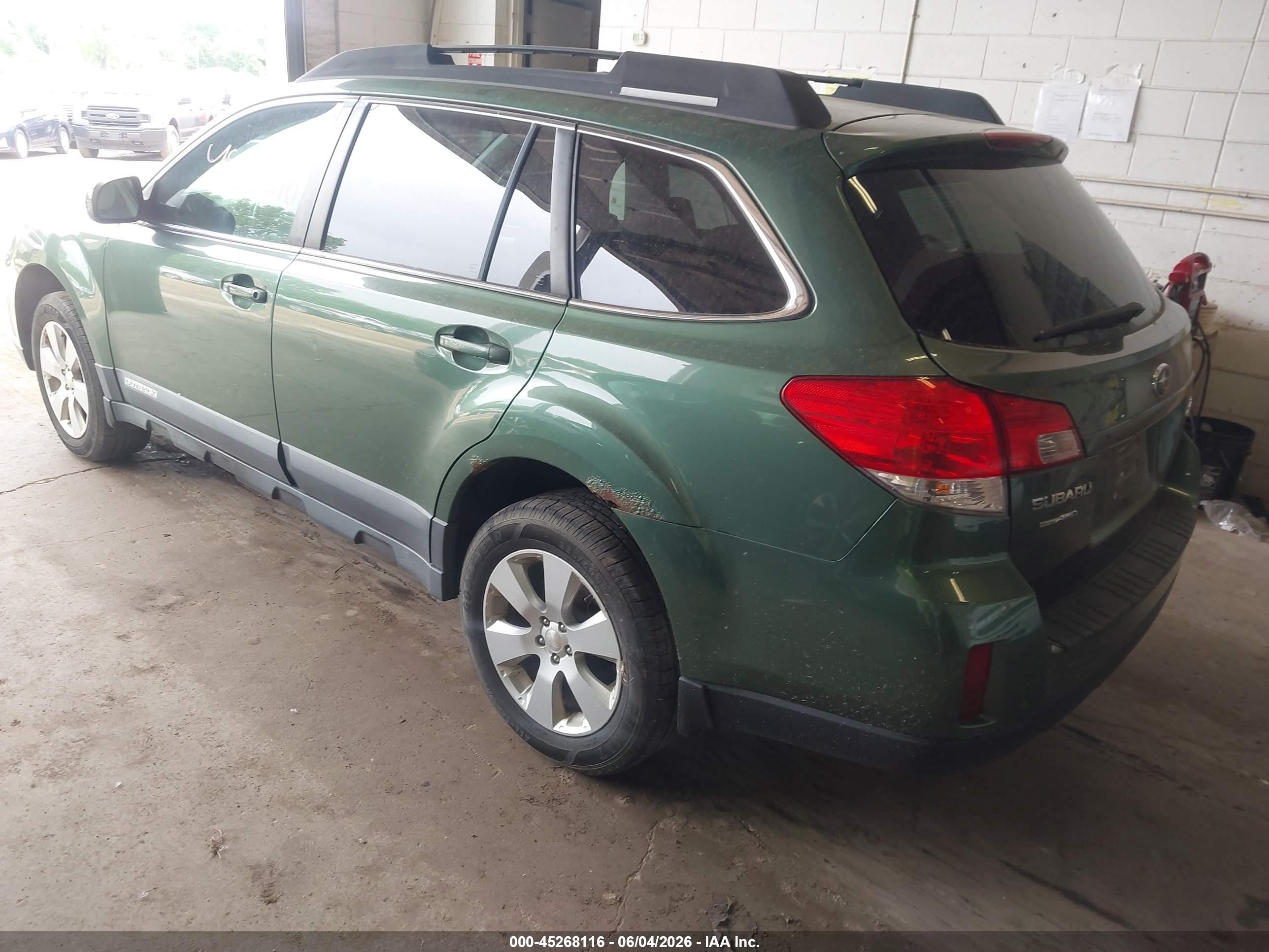 2011 Subaru Outback 2.5i Premium Green vin: 4S4BRCCC0B3326948