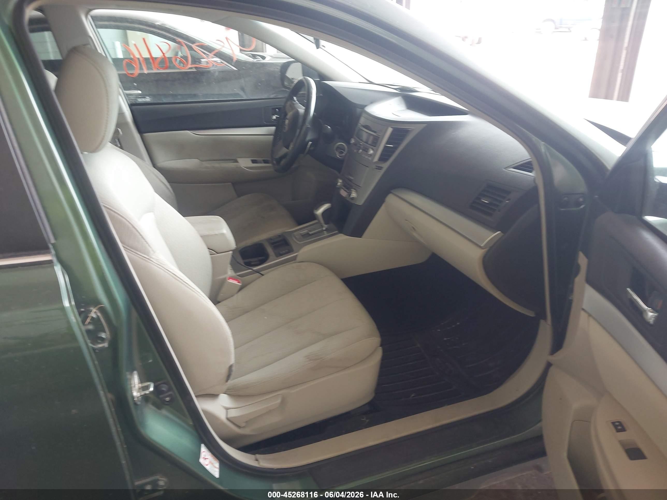 2011 Subaru Outback 2.5i Premium Green vin: 4S4BRCCC0B3326948