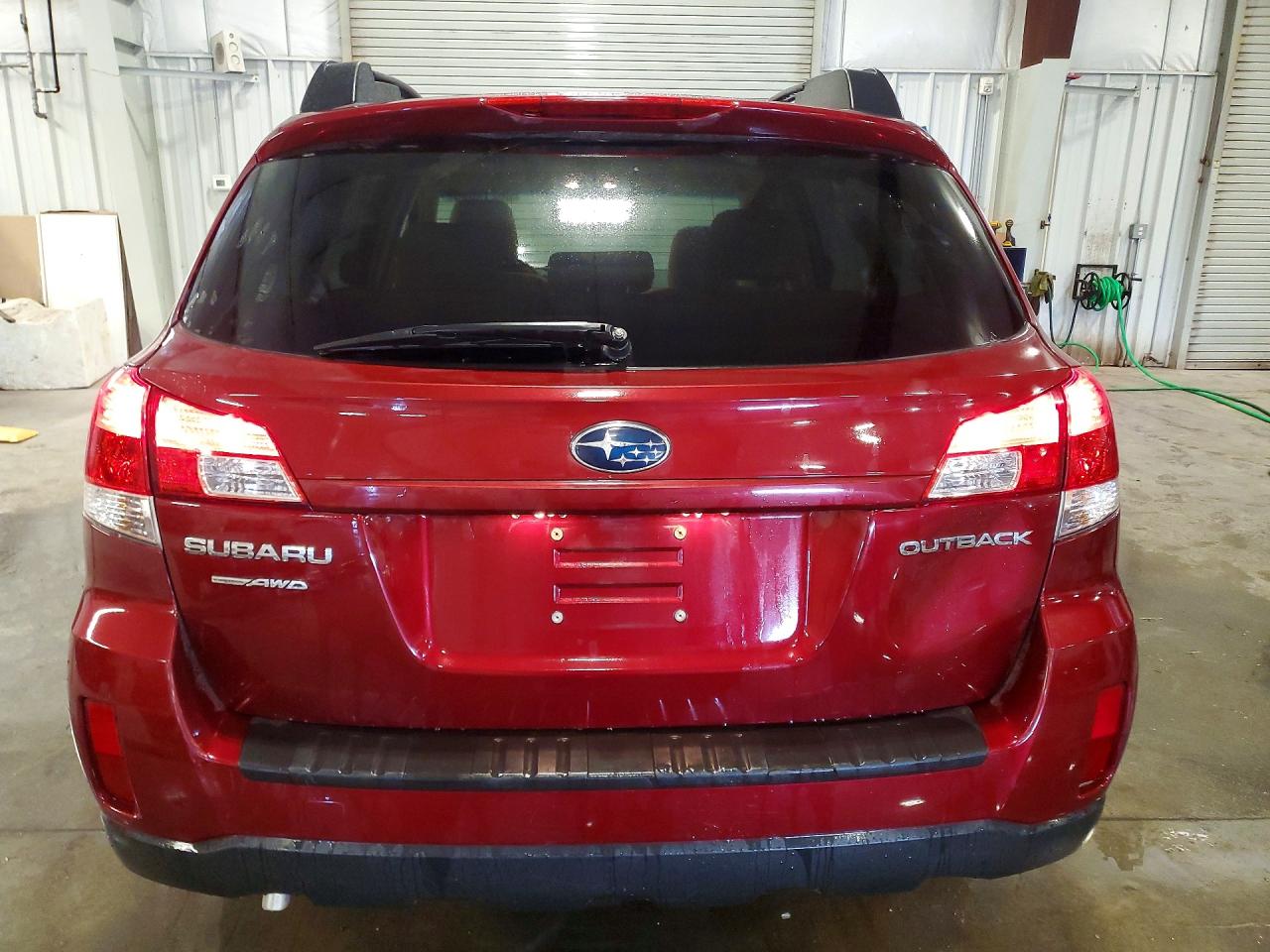 2011 Subaru Outback 2.5i Premium Red vin: 4S4BRCCC0B3369010