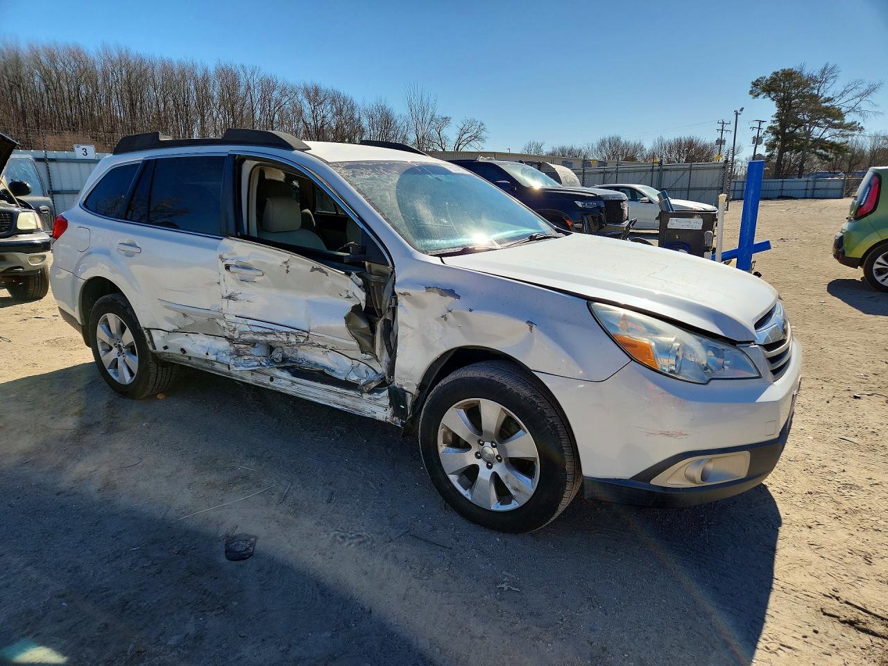2012 Subaru Outback 2.5i Premium White vin: 4S4BRCCC0C3250245