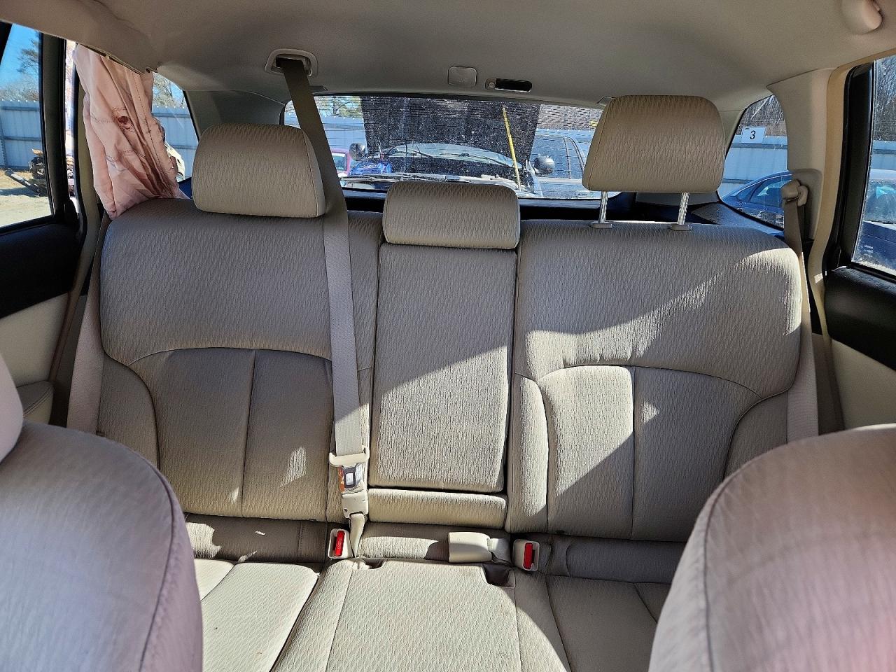 2012 Subaru Outback 2.5i Premium White vin: 4S4BRCCC0C3250245