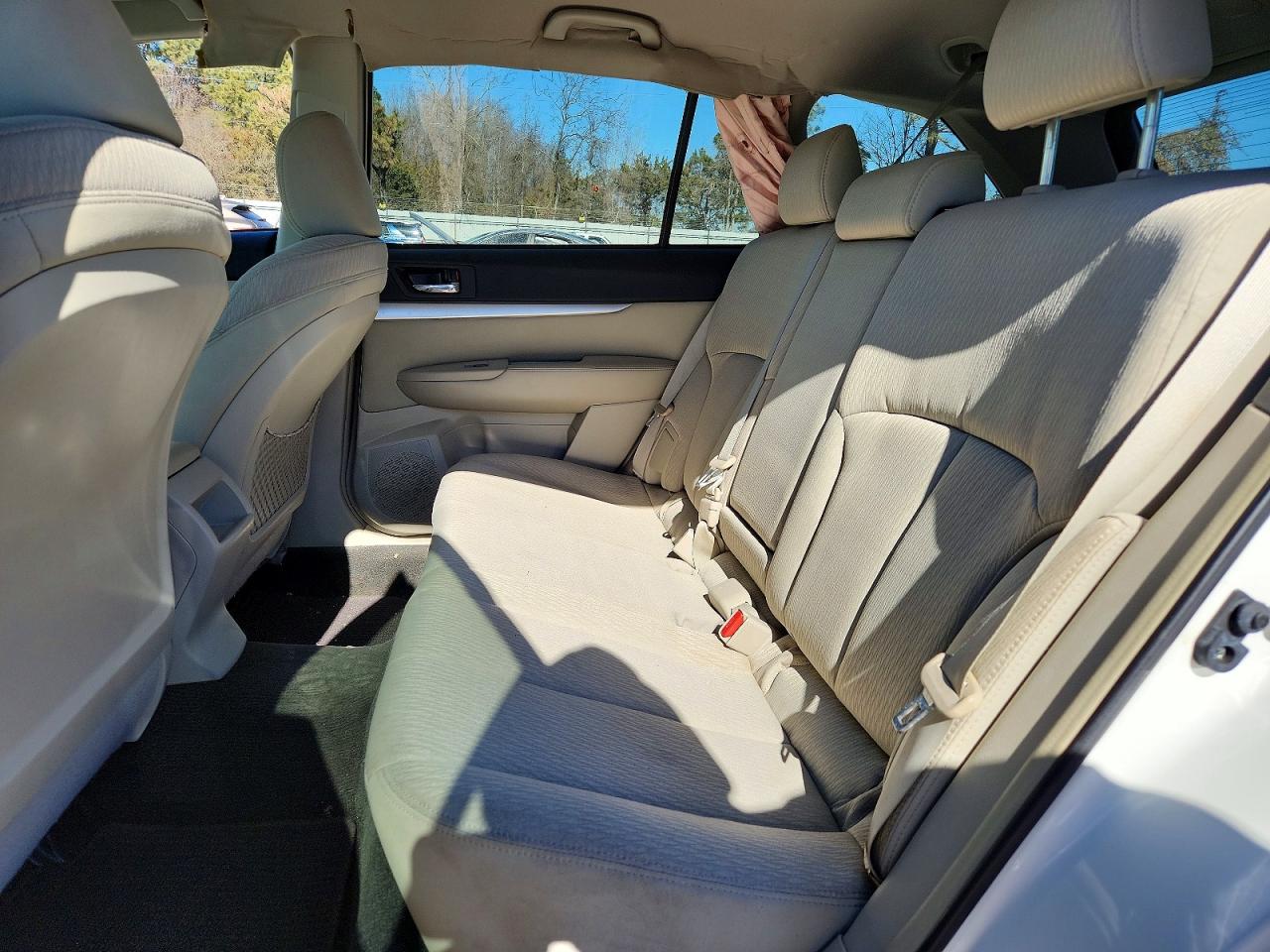 2012 Subaru Outback 2.5i Premium White vin: 4S4BRCCC0C3250245