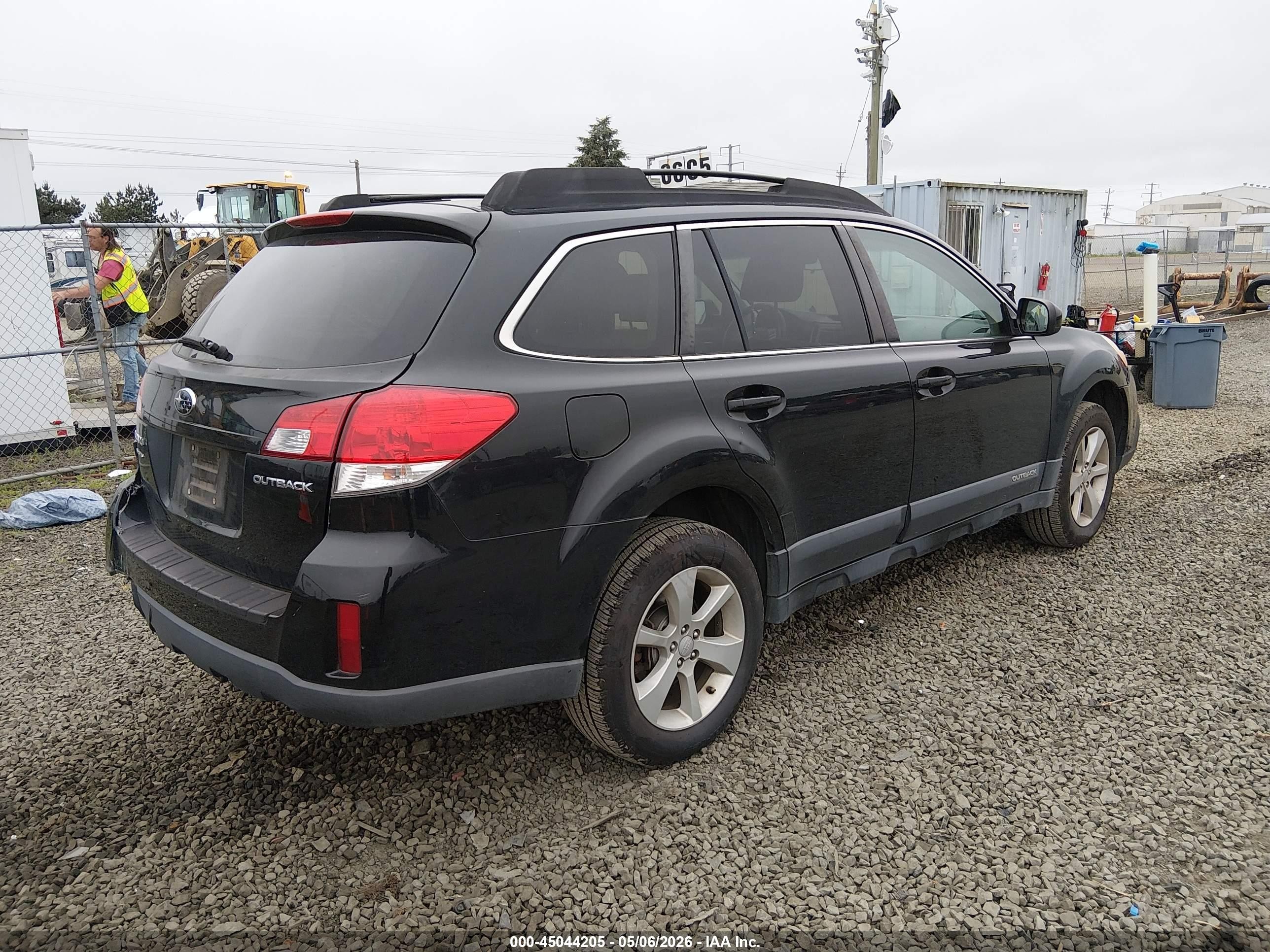 2013 Subaru Outback 2.5i Premium Черный vin: 4S4BRCCC0D3251798