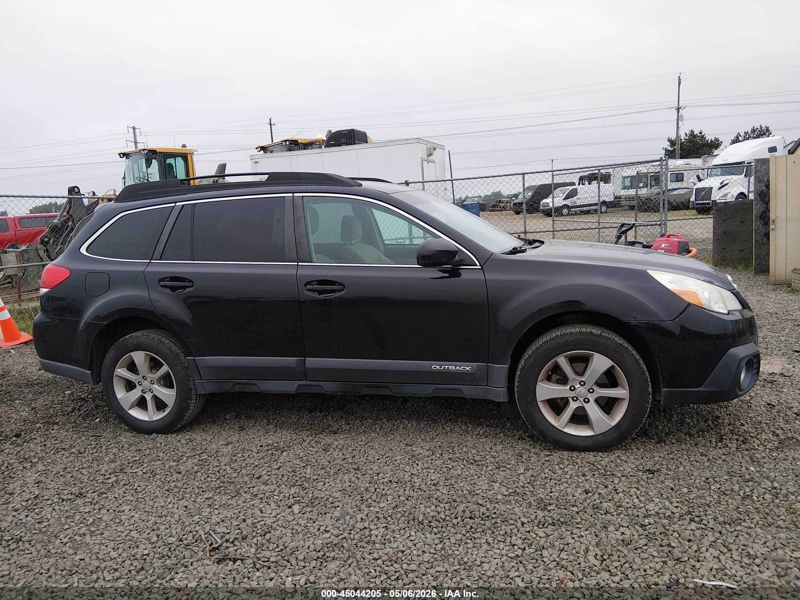 2013 Subaru Outback 2.5i Premium Черный vin: 4S4BRCCC0D3251798