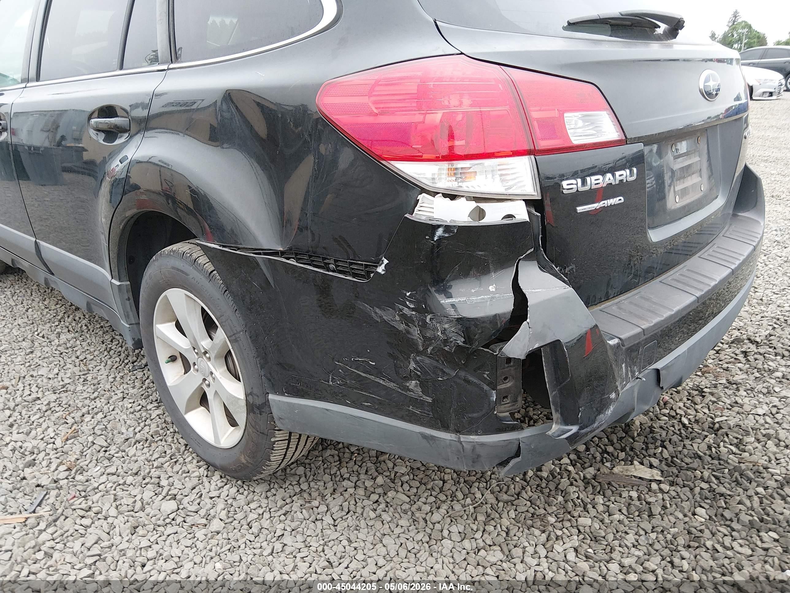 2013 Subaru Outback 2.5i Premium Черный vin: 4S4BRCCC0D3251798