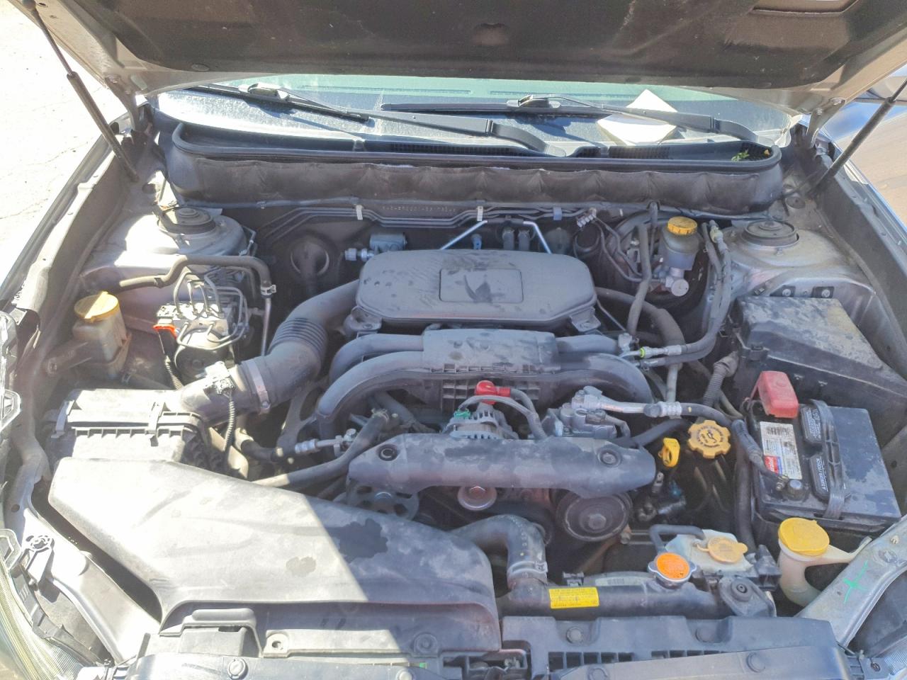 2010 Subaru Outback 2.5i Premium Silver vin: 4S4BRCCC1A3317304
