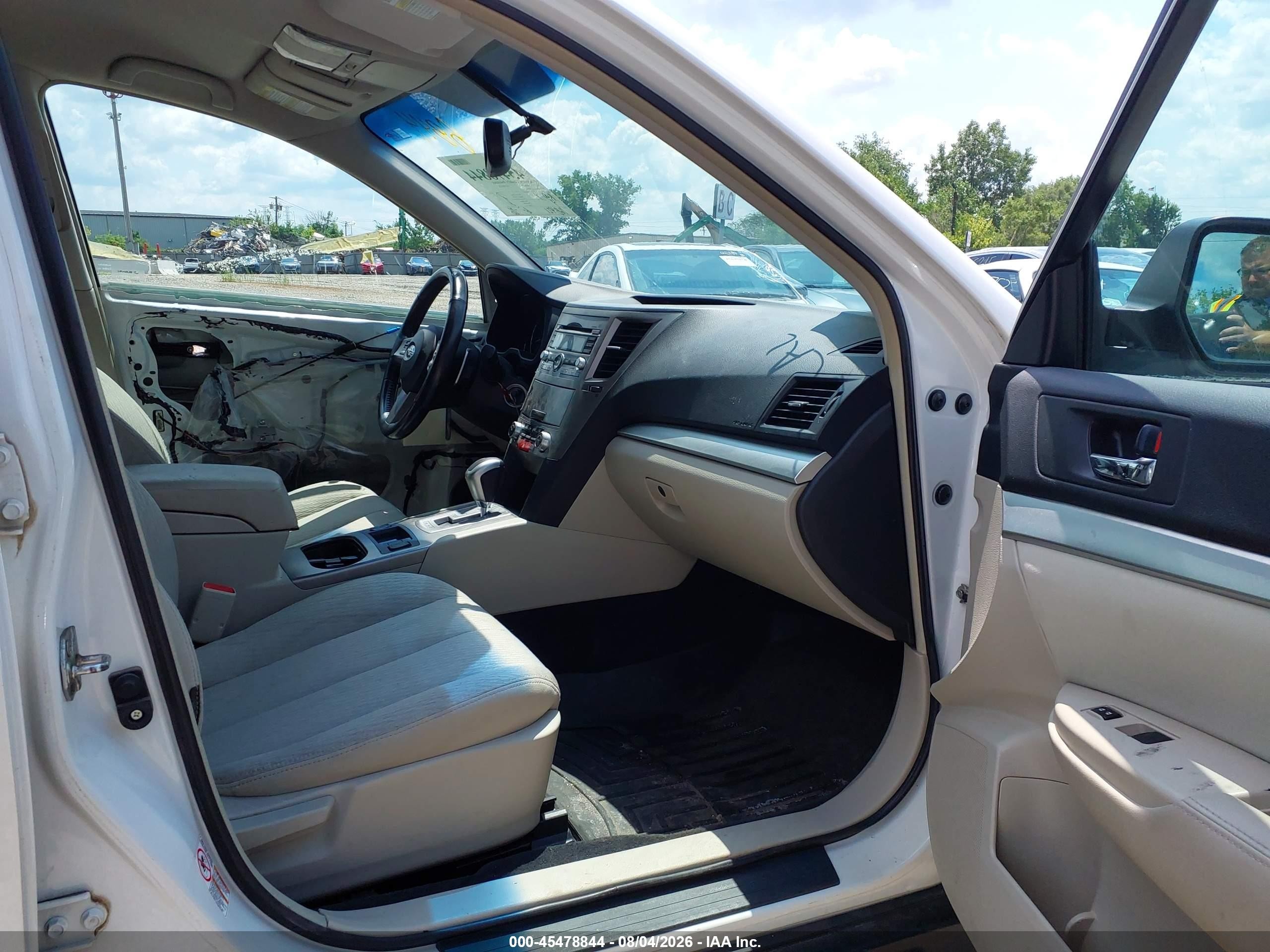 2011 Subaru Outback 2.5i Premium Белый vin: 4S4BRCCC1B3364124