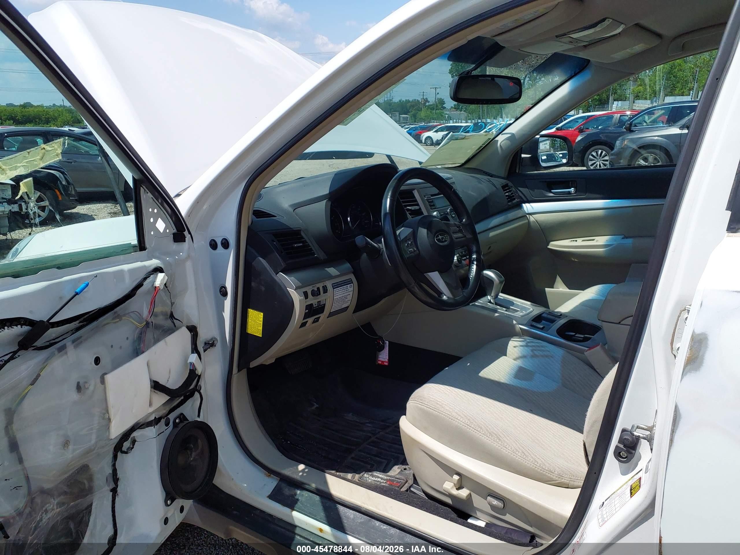 2011 Subaru Outback 2.5i Premium Белый vin: 4S4BRCCC1B3364124