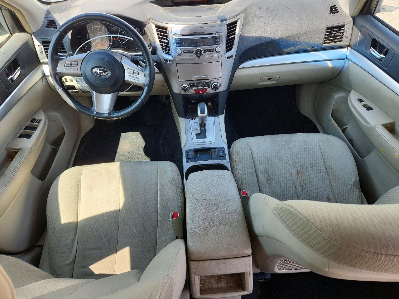 2011 Subaru Outback 2.5i Premium White vin: 4S4BRCCC1B3370604