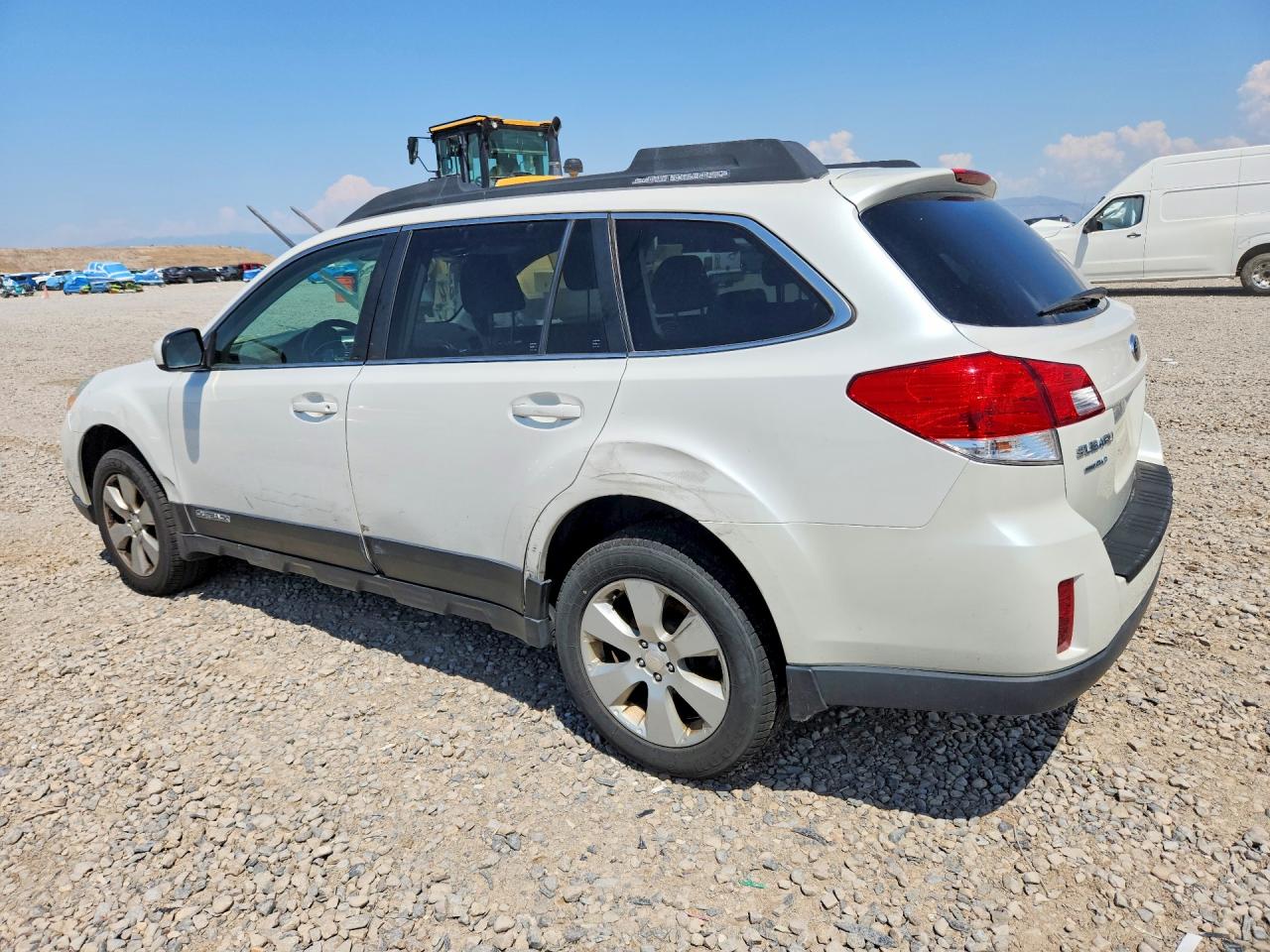2011 Subaru Outback 2.5i Premium White vin: 4S4BRCCC1B3370604