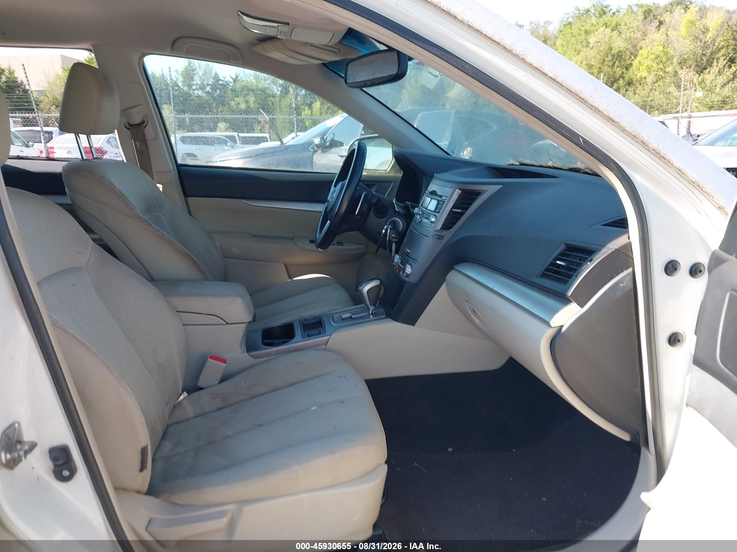 2011 Subaru Outback 2.5i Premium White vin: 4S4BRCCC1B3443454