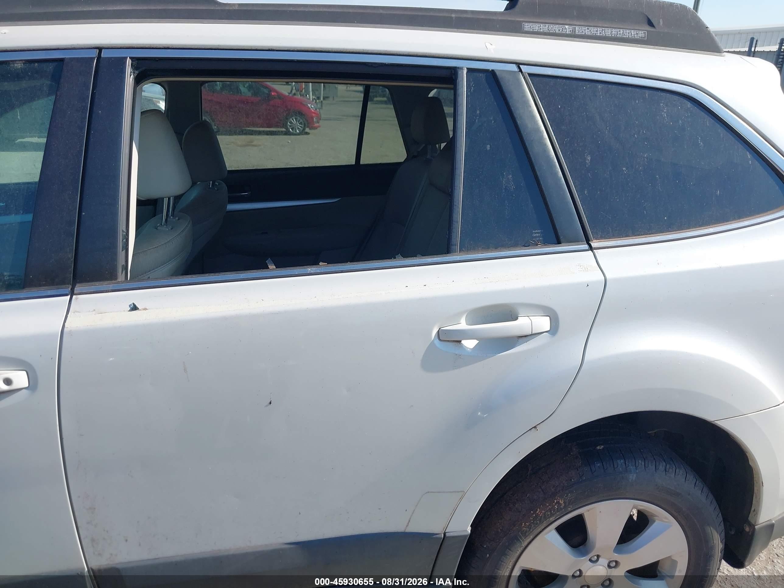 2011 Subaru Outback 2.5i Premium White vin: 4S4BRCCC1B3443454