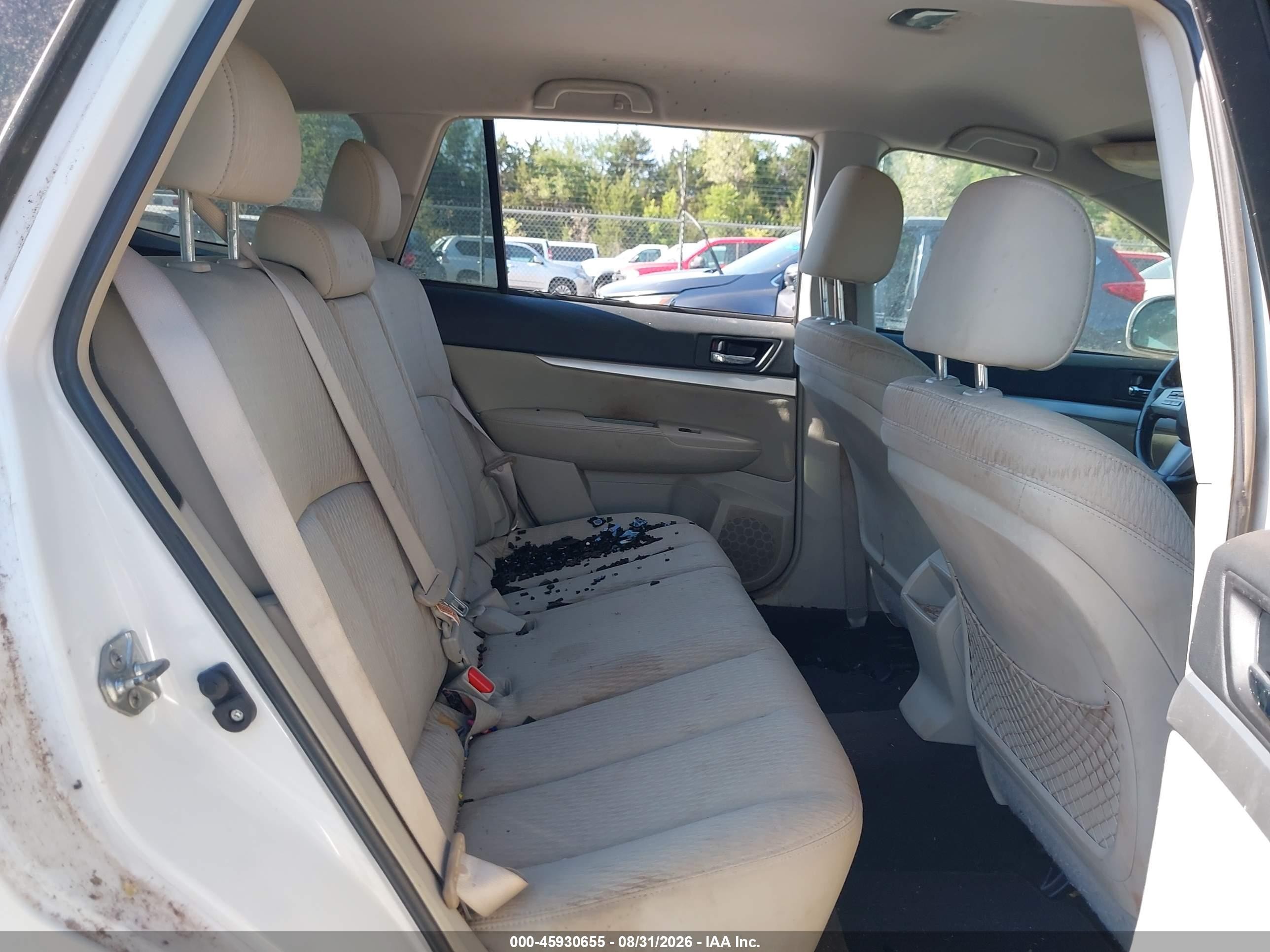 2011 Subaru Outback 2.5i Premium White vin: 4S4BRCCC1B3443454