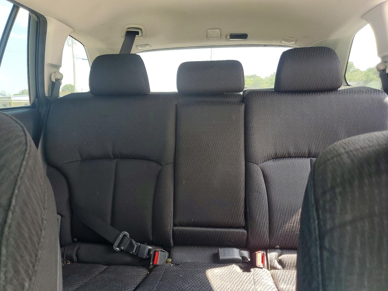 2012 Subaru Outback 2.5i Premium Silver vin: 4S4BRCCC1C3210451