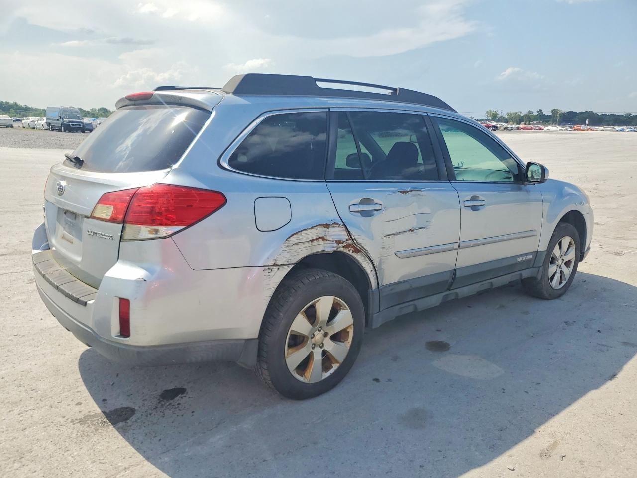 2012 Subaru Outback 2.5i Premium Silver vin: 4S4BRCCC1C3210451