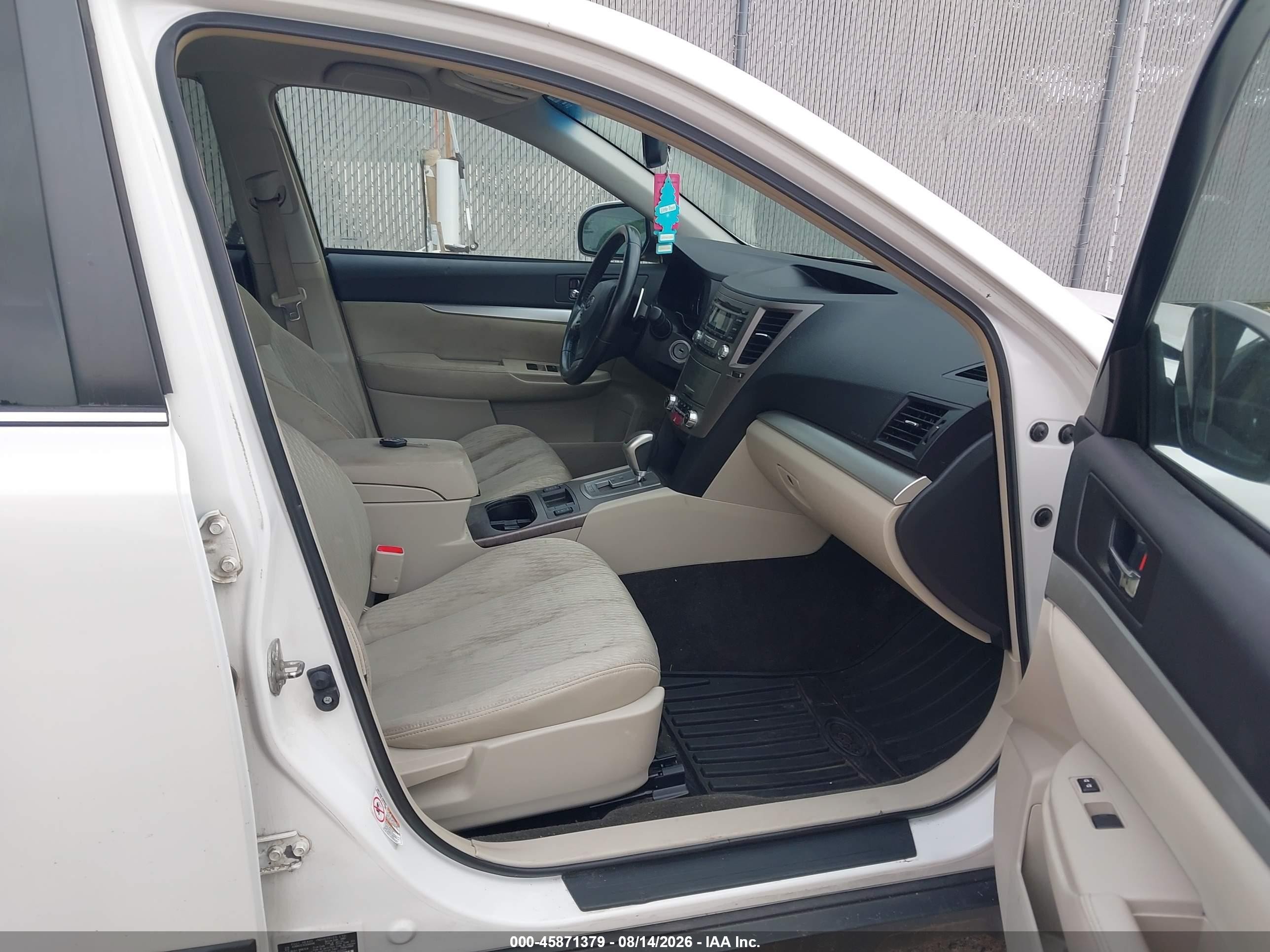 2012 Subaru Outback 2.5i Premium White vin: 4S4BRCCC1C3264249