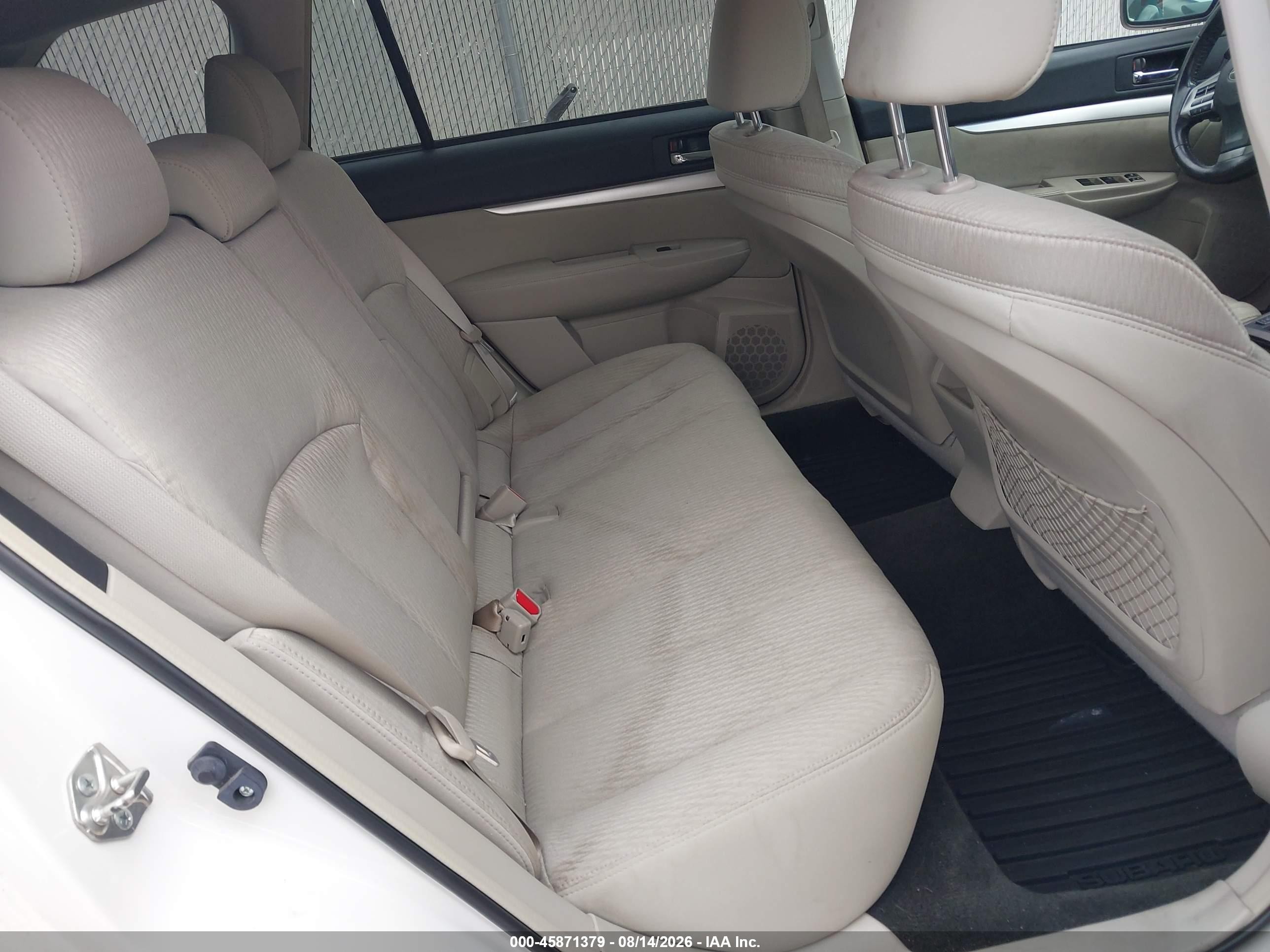 2012 Subaru Outback 2.5i Premium White vin: 4S4BRCCC1C3264249