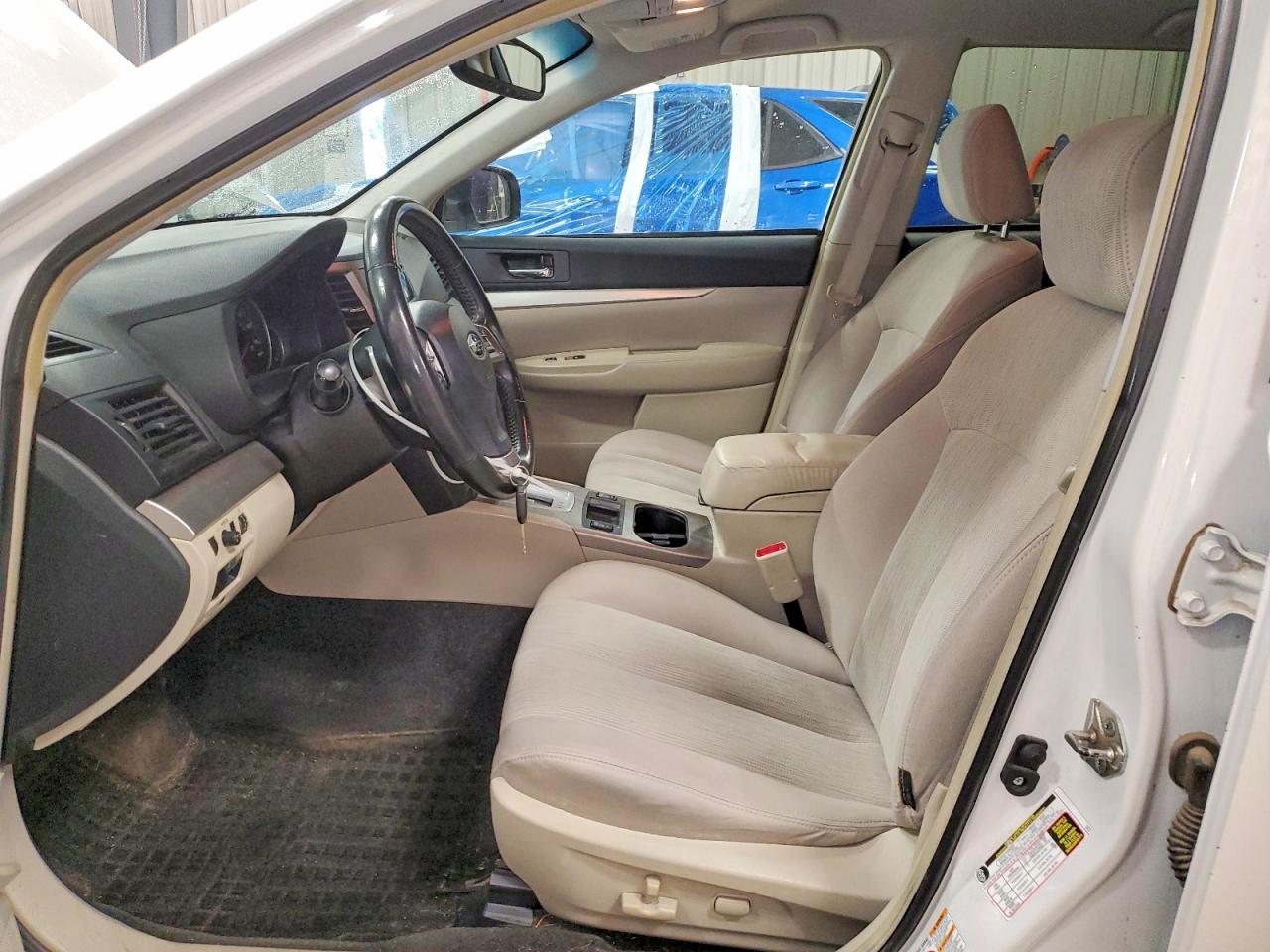 2013 Subaru Outback 2.5i Premium White vin: 4S4BRCCC1D3274488