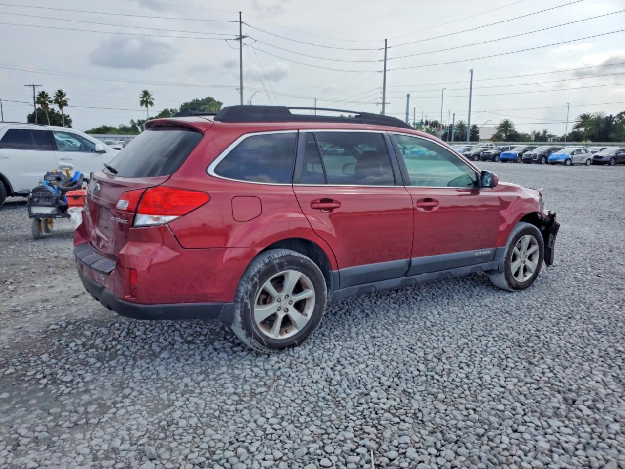 2013 Subaru Outback 2.5i Premium Red vin: 4S4BRCCC1D3283921