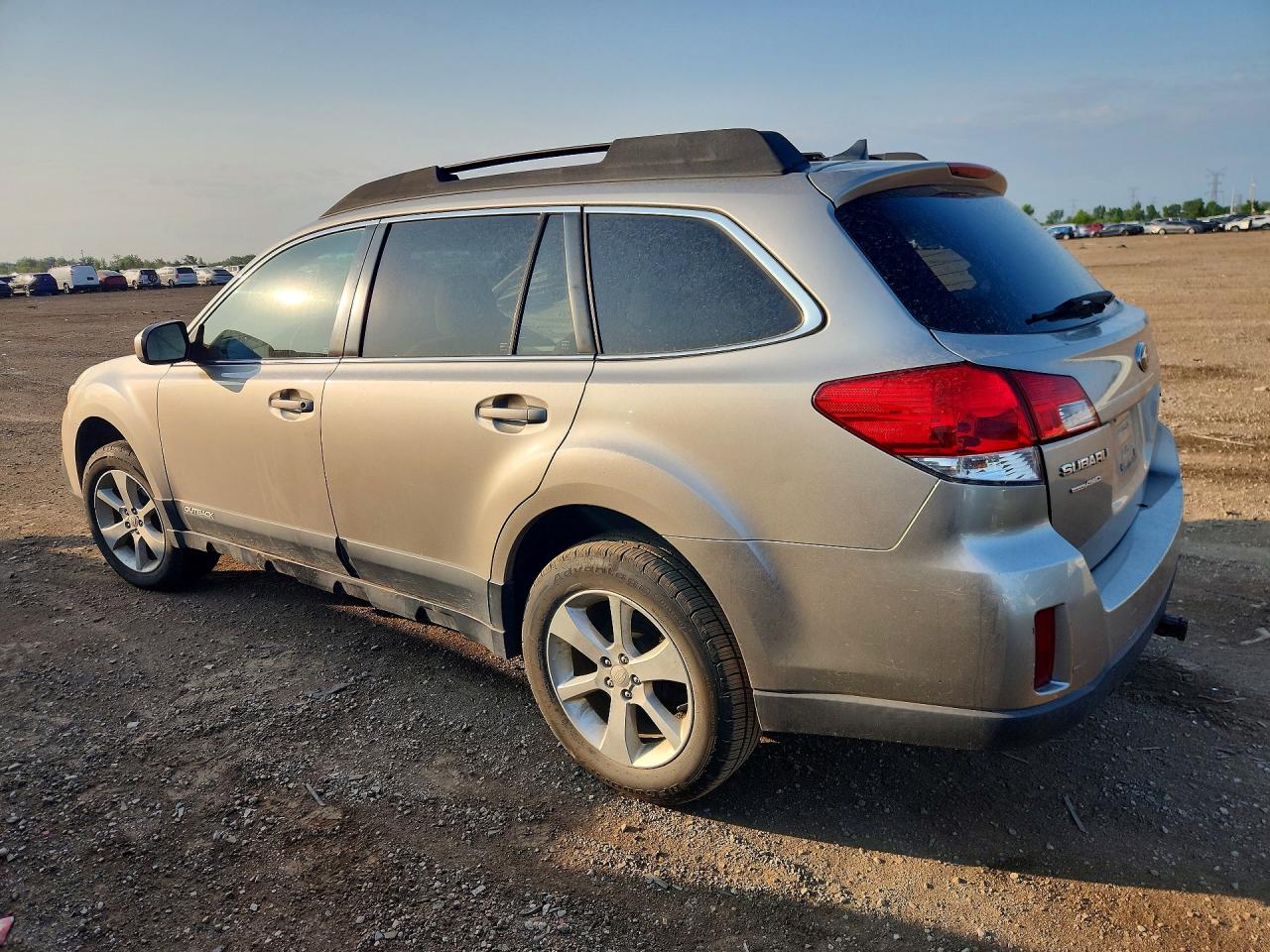 2014 Subaru Outback 2.5i Premium Gray vin: 4S4BRCCC1E3217872
