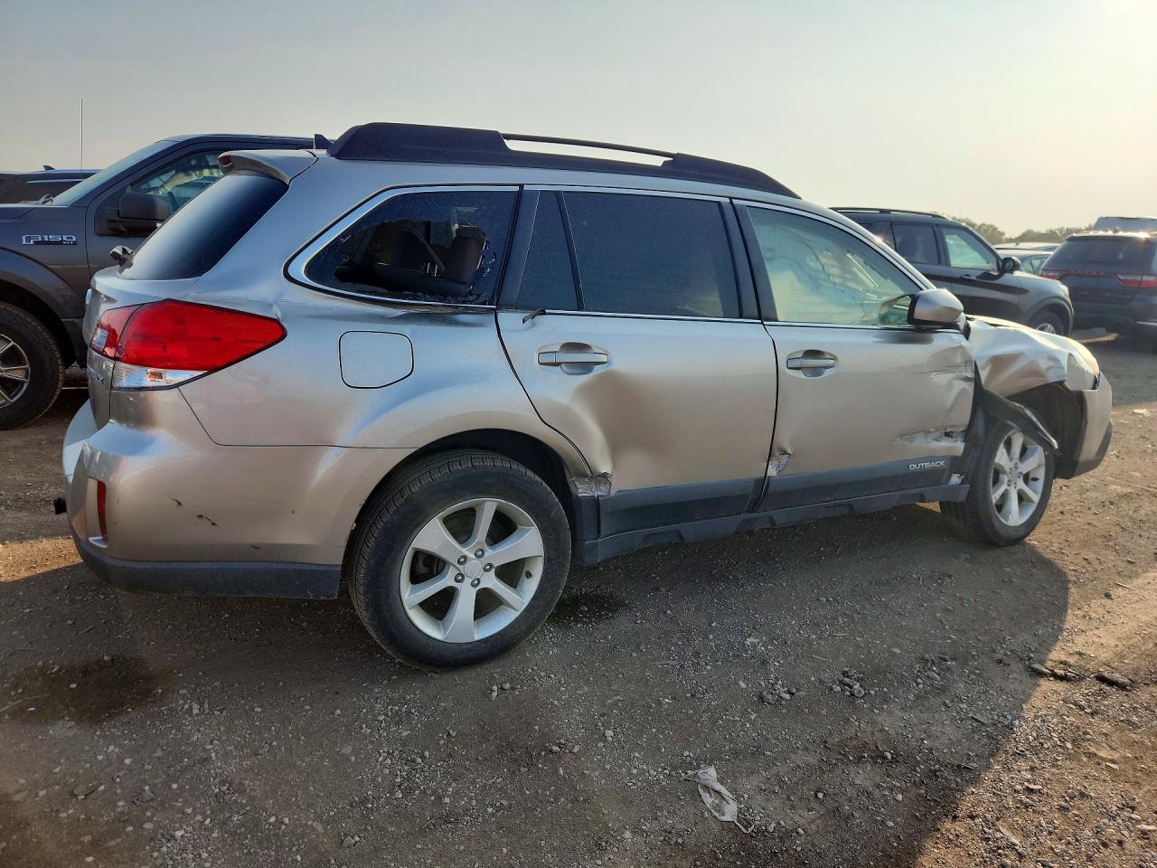 2014 Subaru Outback 2.5i Premium Gray vin: 4S4BRCCC1E3217872