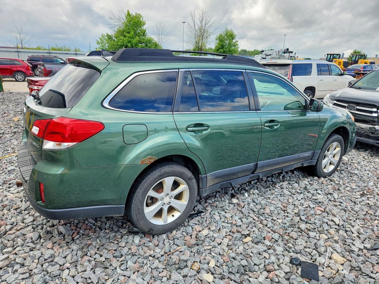 2014 Subaru Outback 2.5i Premium Green vin: 4S4BRCCC1E3246675