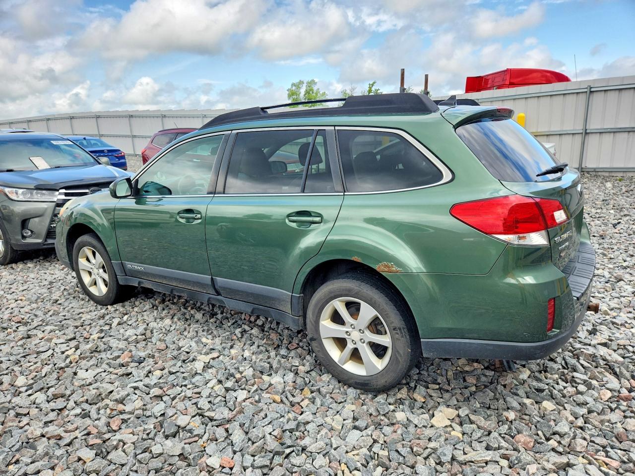 2014 Subaru Outback 2.5i Premium Green vin: 4S4BRCCC1E3246675