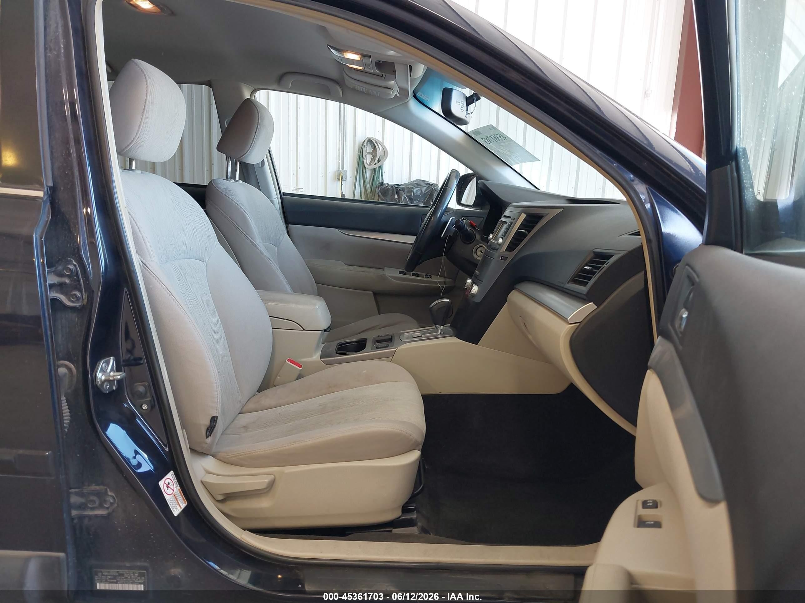 2014 Subaru Outback 2.5i Premium Blue vin: 4S4BRCCC1E3254176